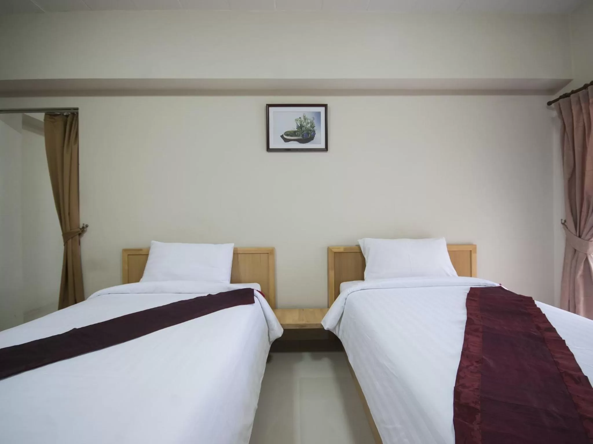 Deluxe Twin Room in P Park Residence Charansanitwong