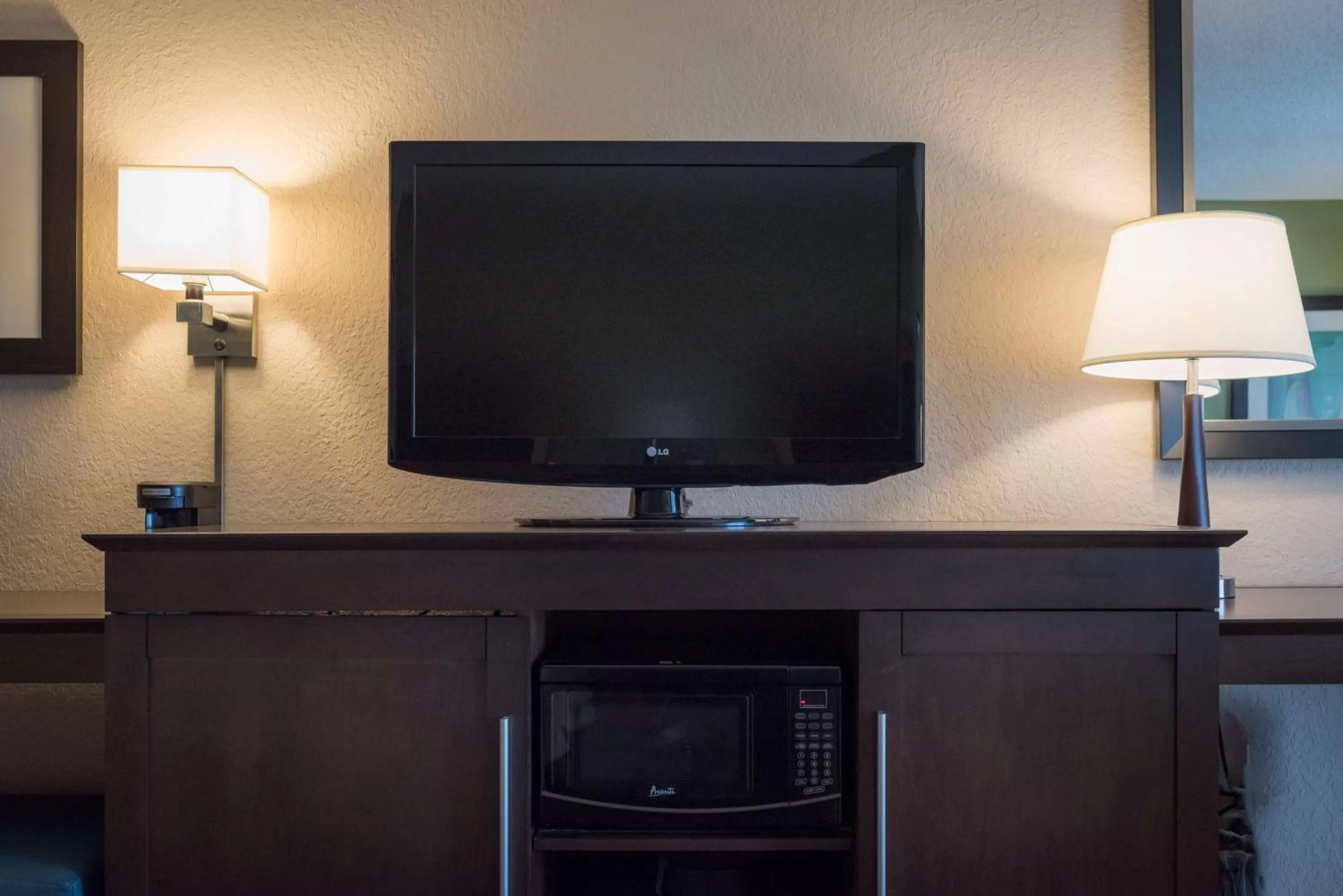 Queen Room with Two Queen Beds - Mobility and Hearing Access/Non-Smoking in Hampton Inn Brooksville Dade City