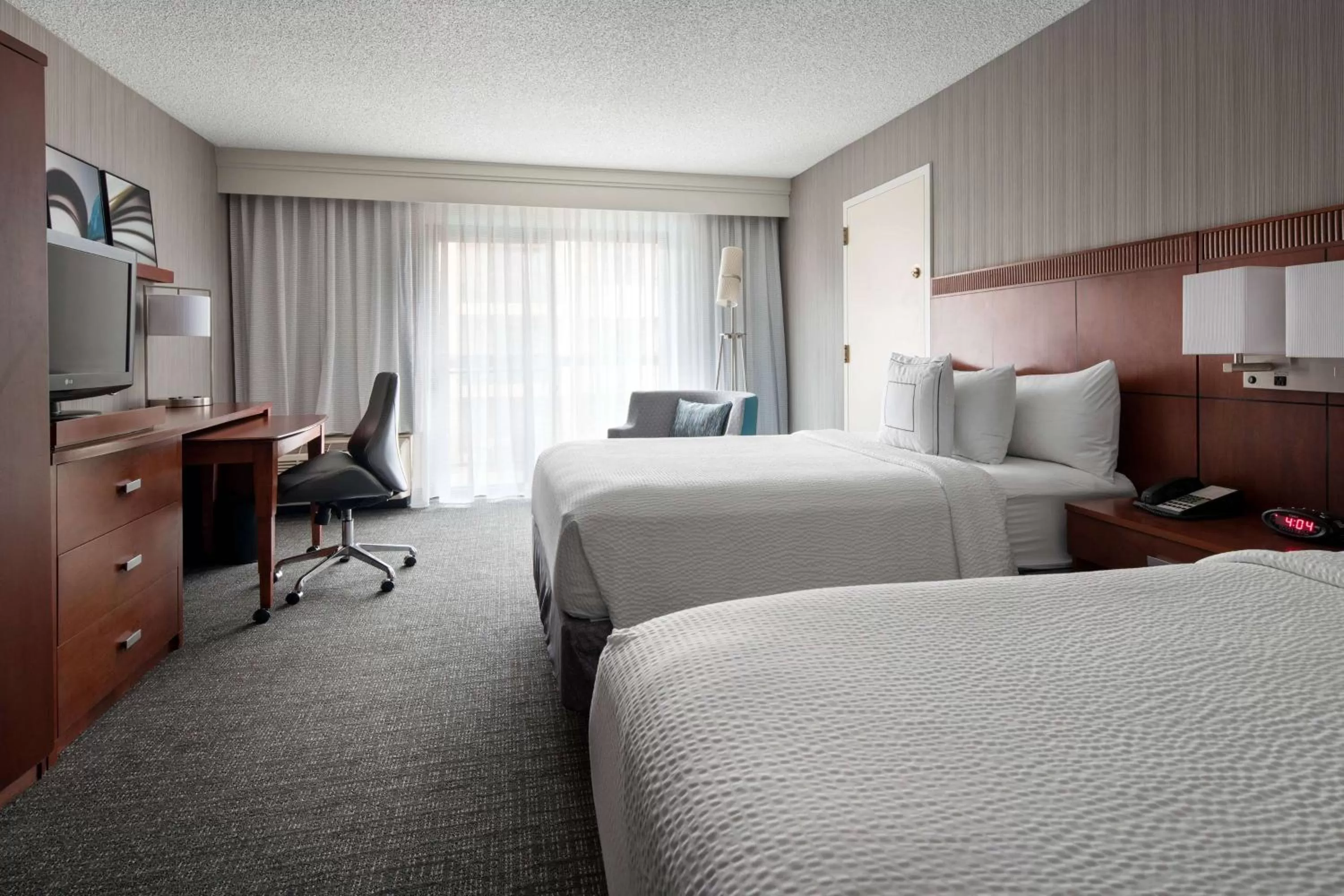 Deluxe Two Queens in Sonesta Select Los Angeles LAX El Segundo