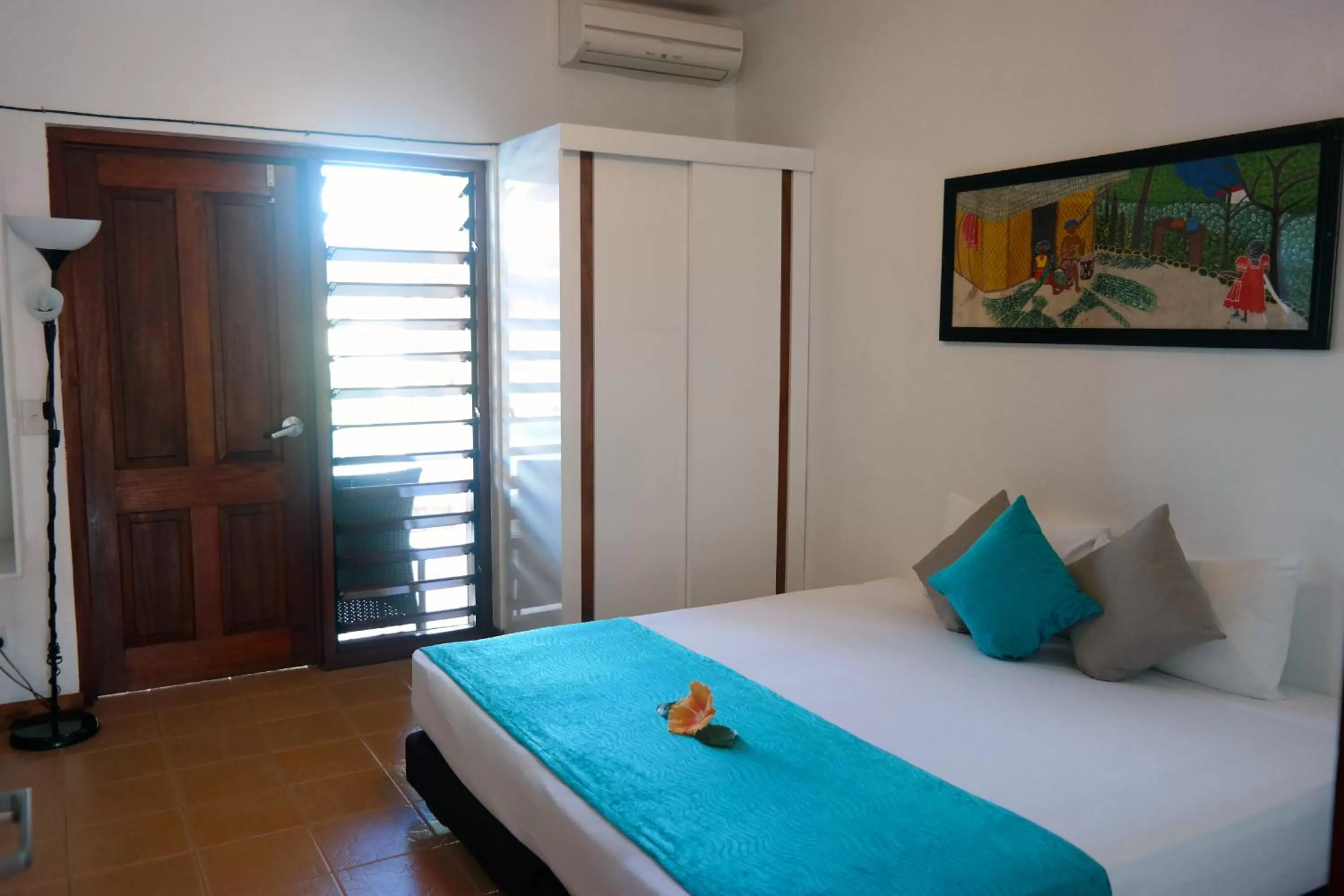 Poolside King Room in Moorings Hotel