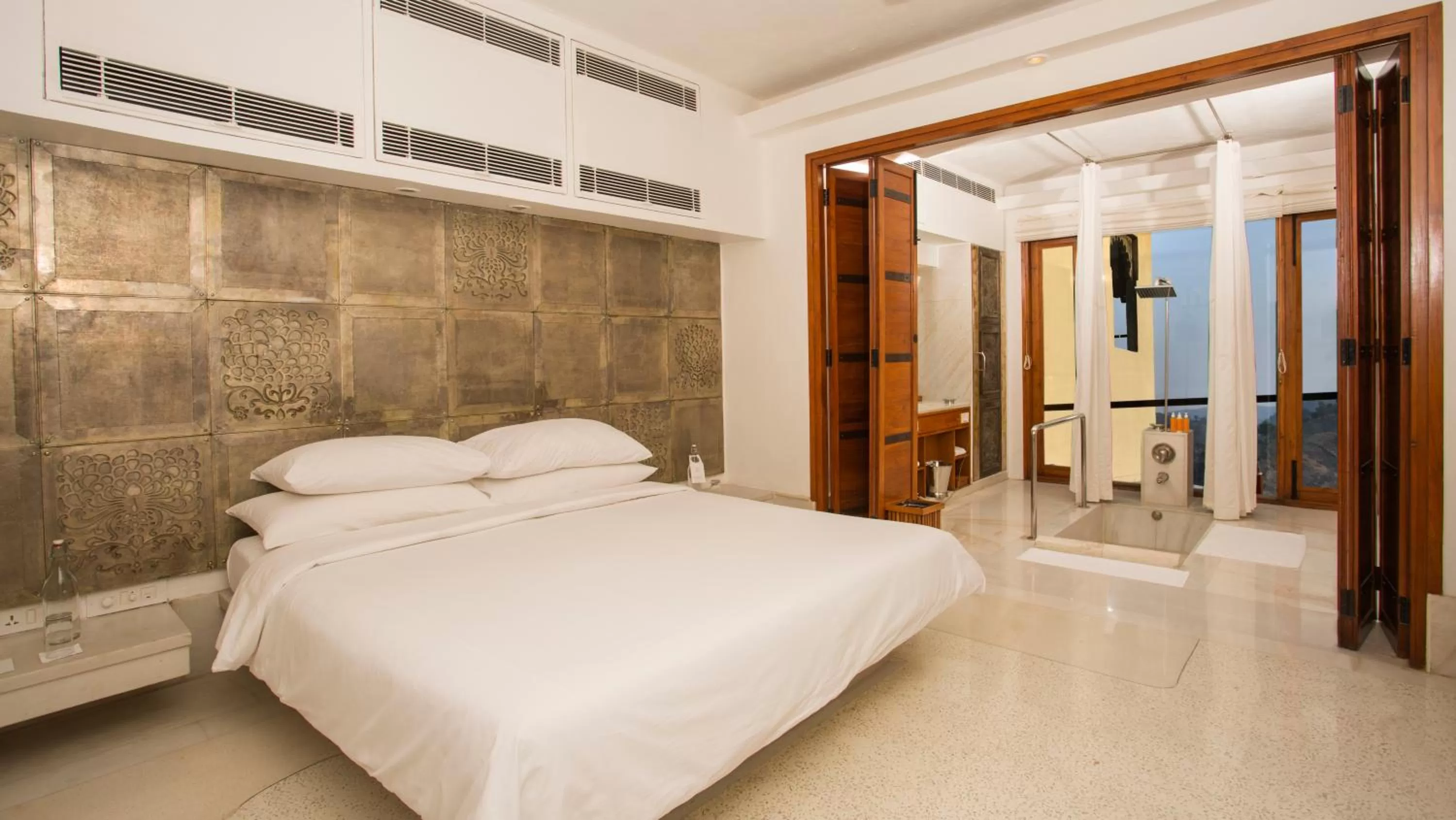 Aravali Suite in RAAS Devigarh