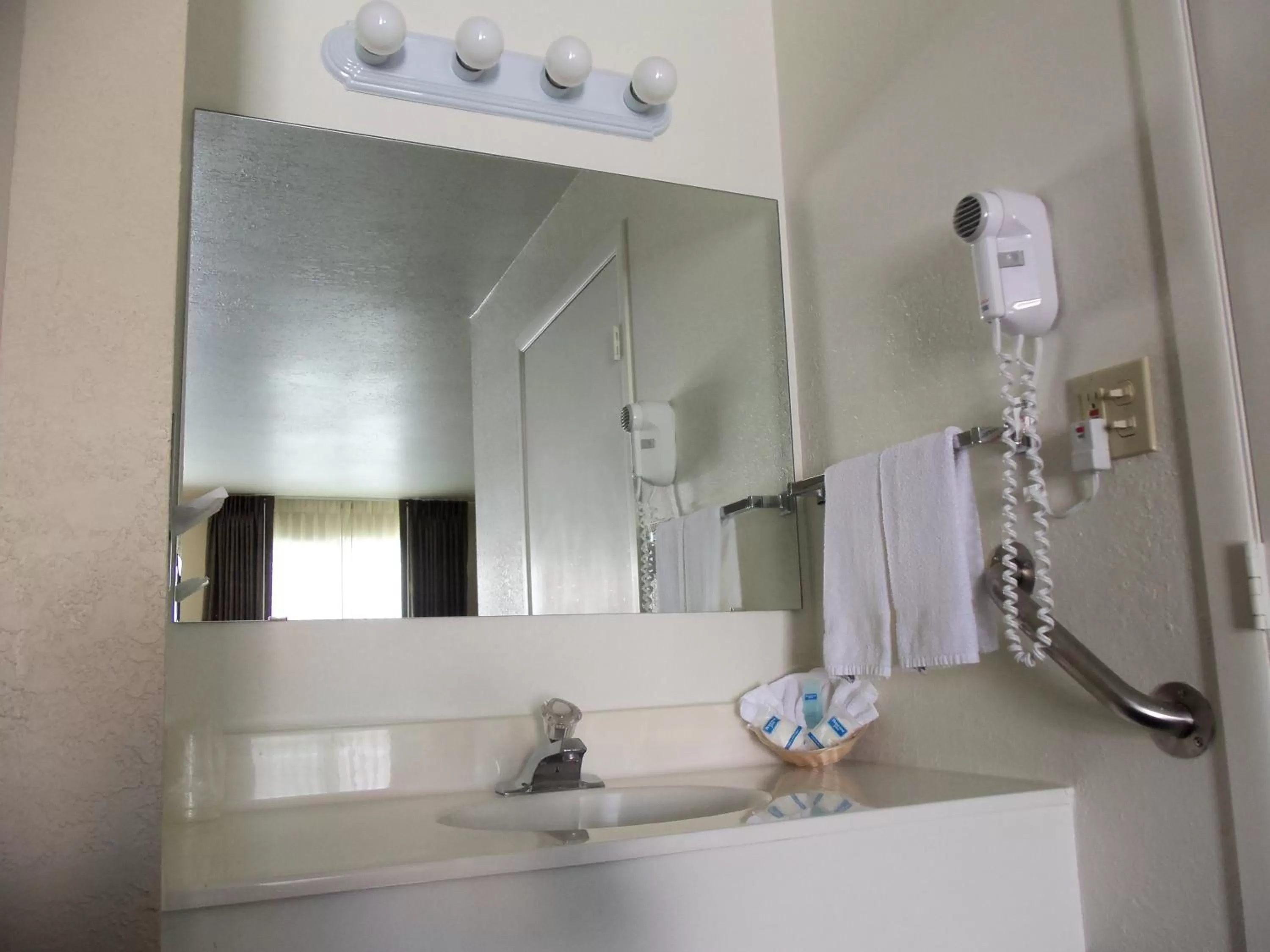 Deluxe Queen Room with Two Queen Beds - No pets in Rodeway Inn Gunnison - Crested Butte