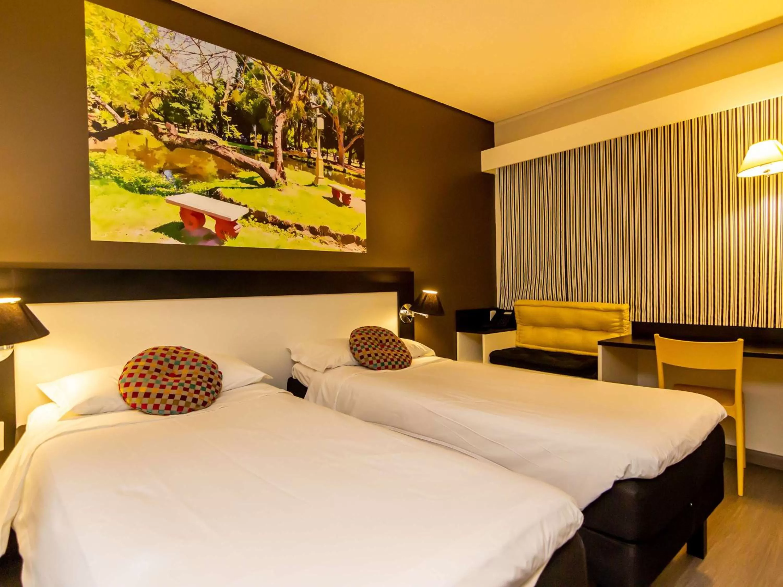 Standard Apartment with Twin Beds in Ibis Styles Porto Alegre Centro