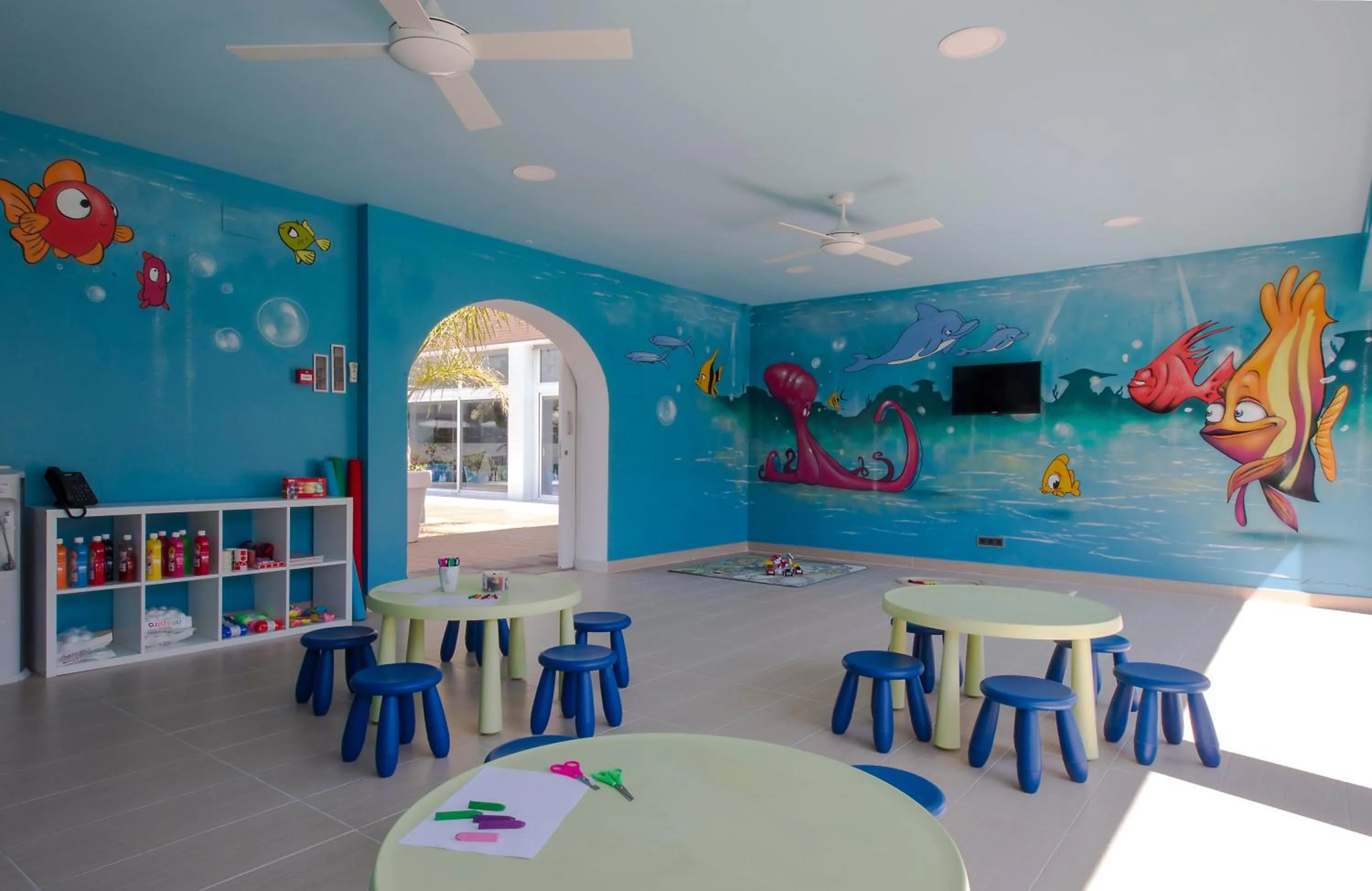 Standard Double Room (2 Adults + 1 Child) in Altafulla Mar Hotel