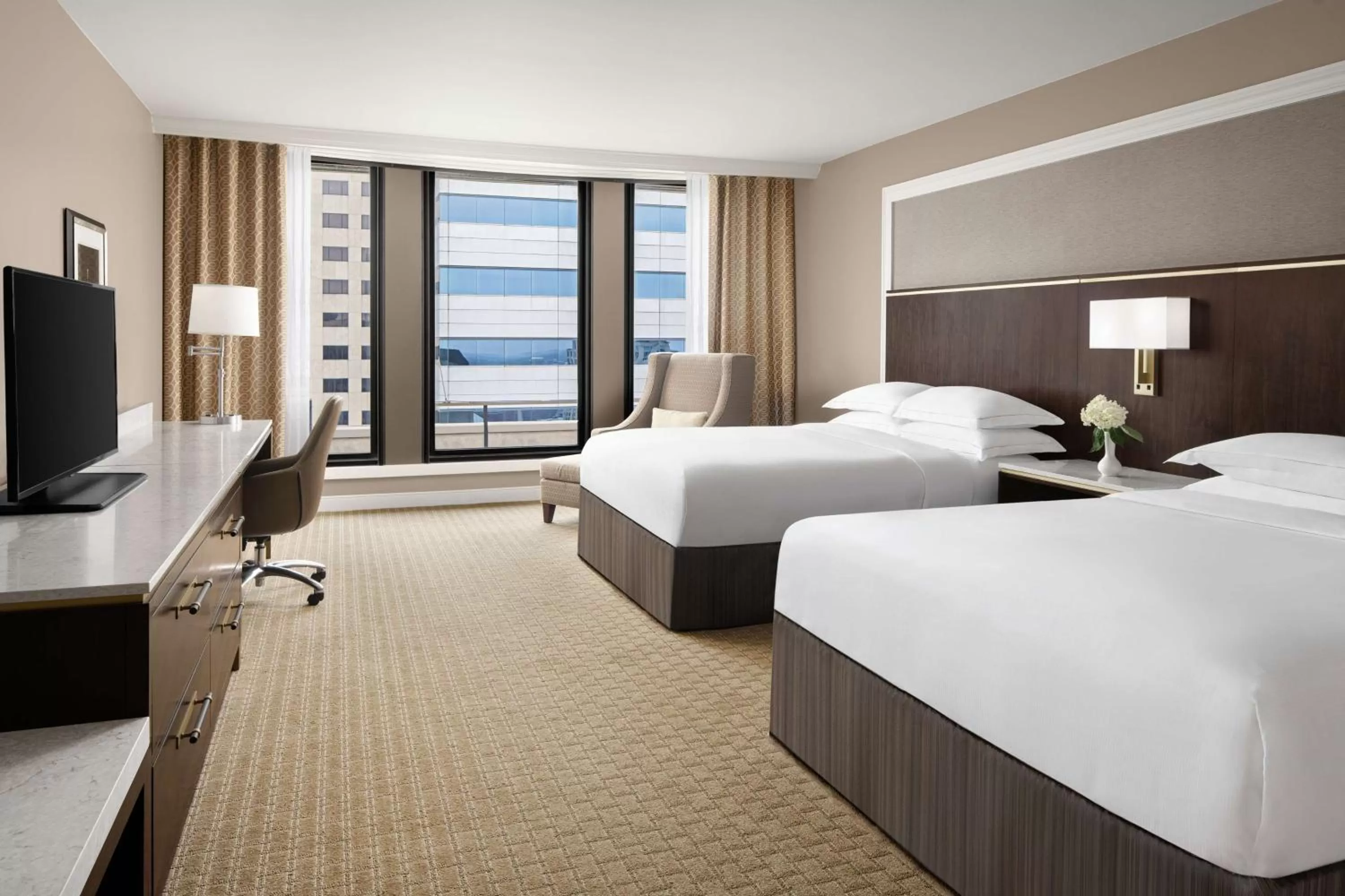 Queen Room with Two Queen Beds and Fridge in Hilton Indianapolis Hotel & Suites