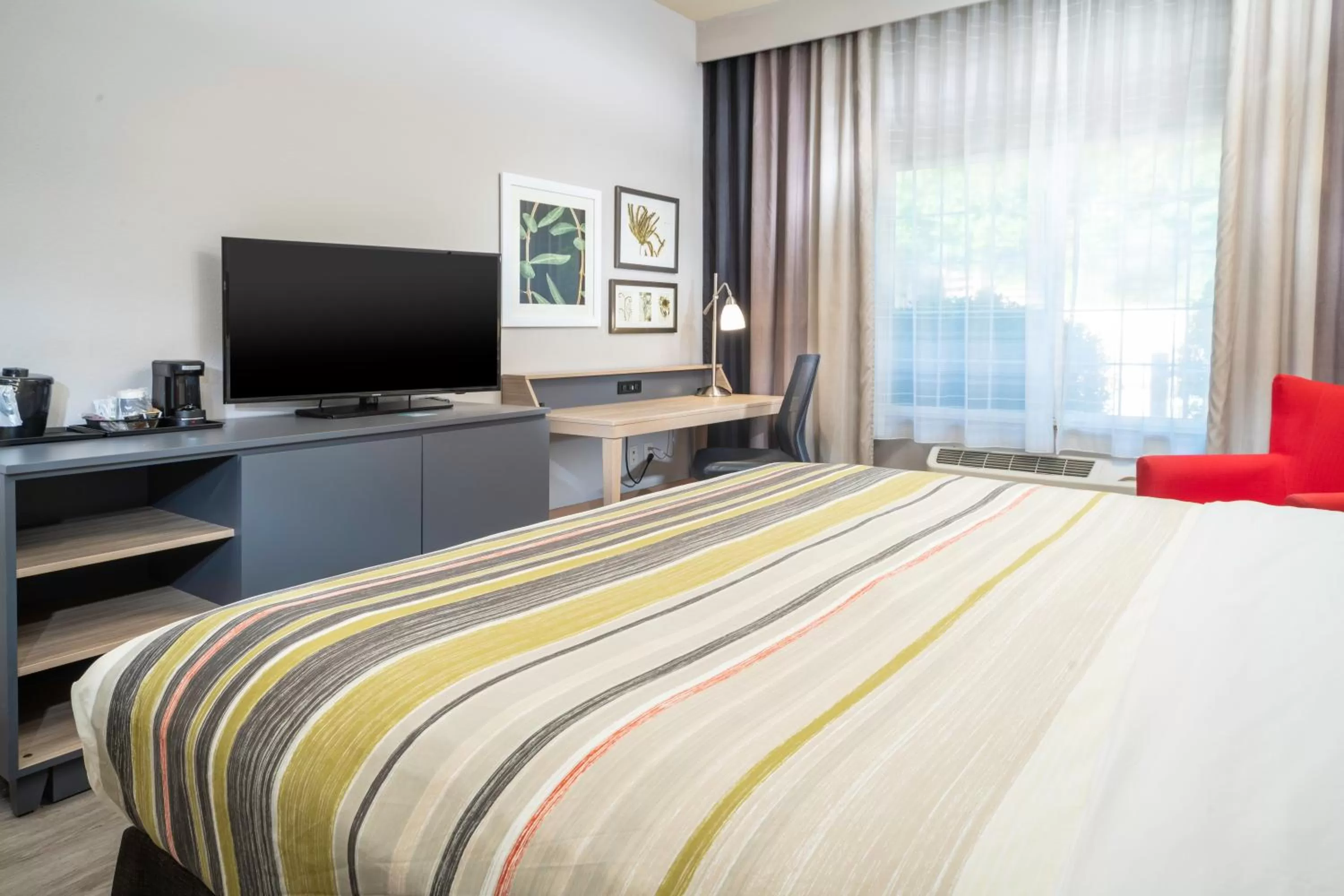 King Room - Disability Access/Non-Smoking in Country Inn & Suites by Radisson, Rocky Mount, NC