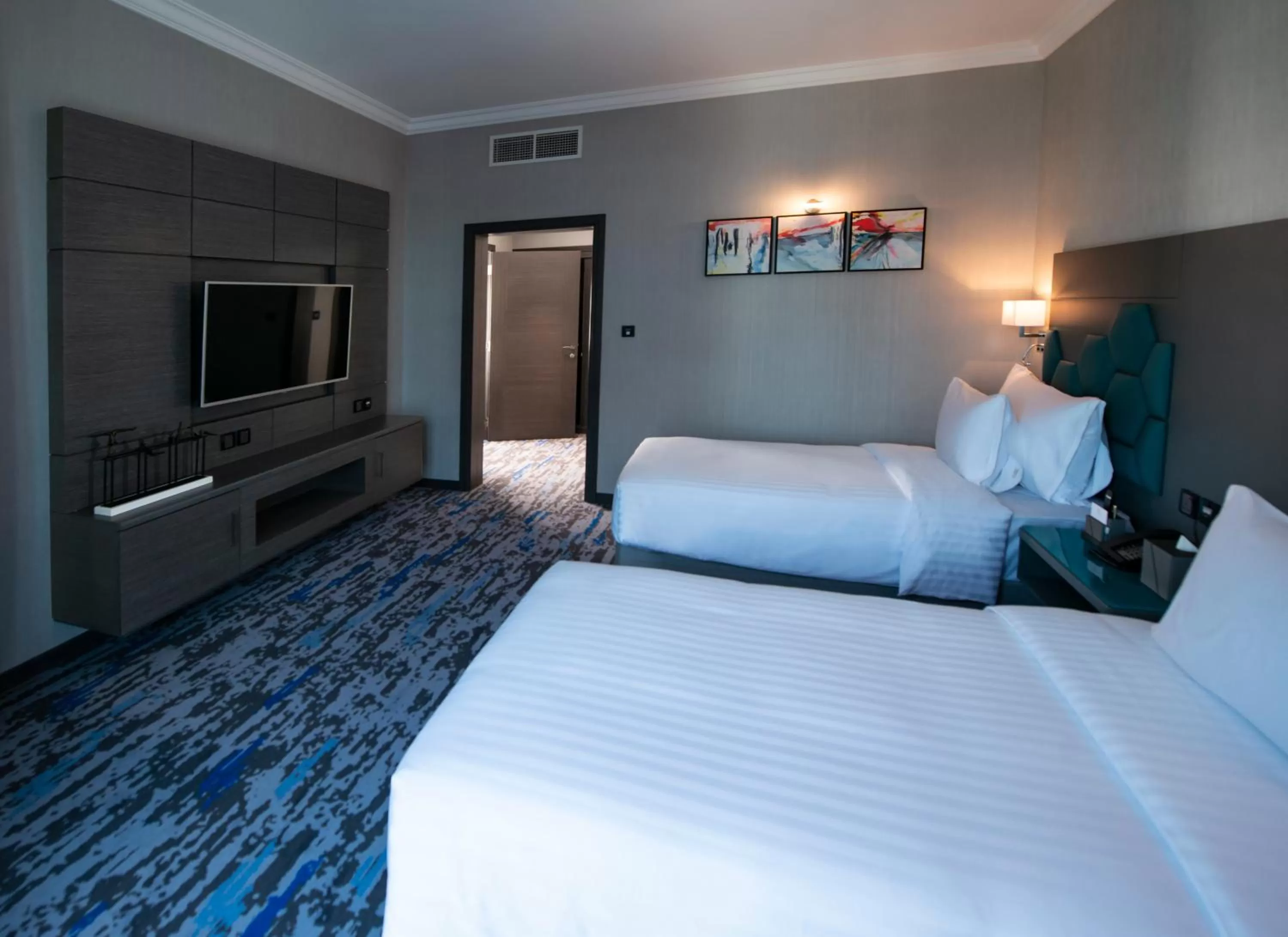 Superior Twin Room in Edge Creekside Hotel