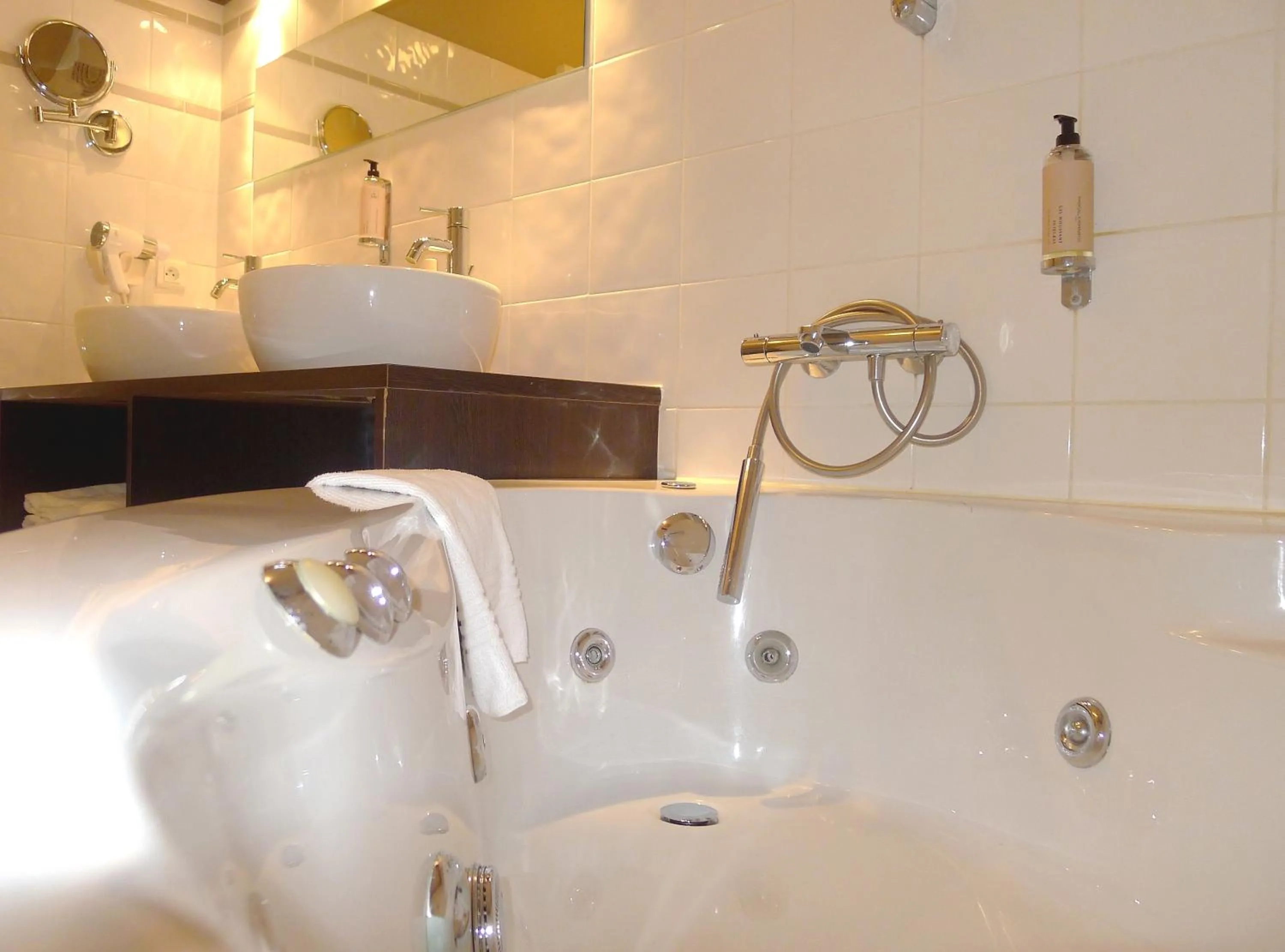 Suite in Cit'Hotel des Messageries