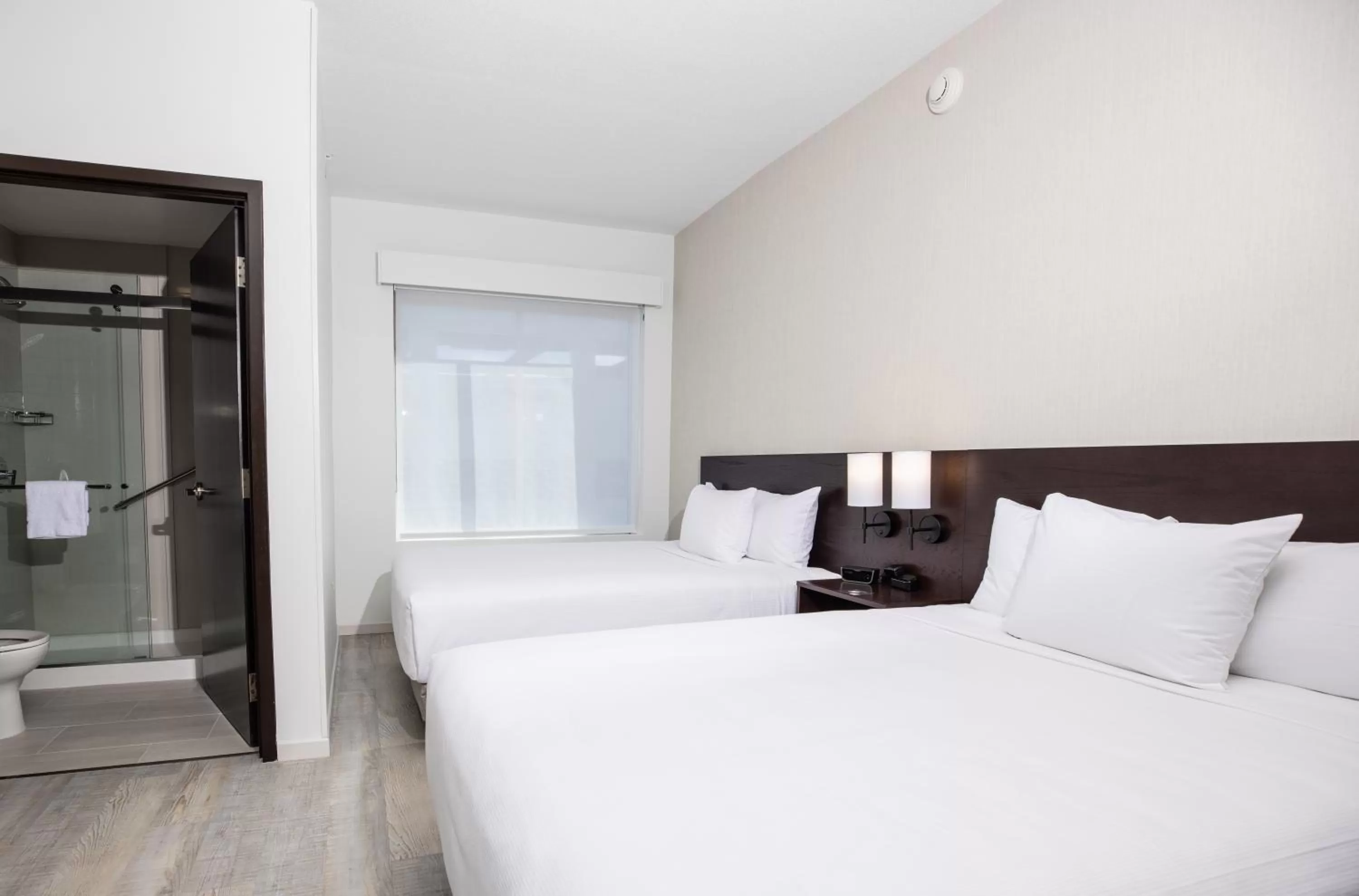 Queen Room with Two Queen Beds and Roll-In Shower - Disability Access in Hyatt Place West Palm Beach