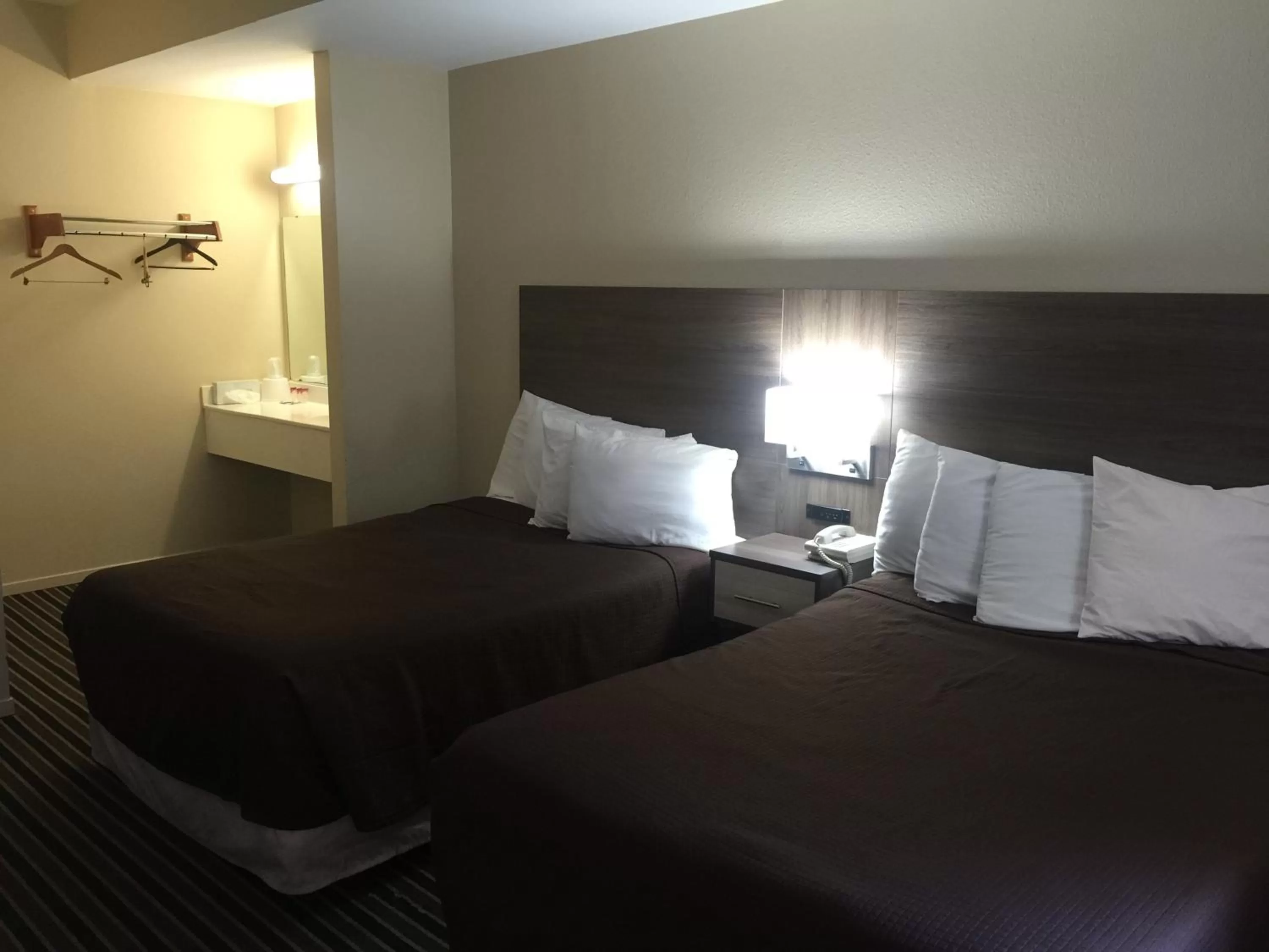 Double Room with Two Double Beds in Beachview Inn