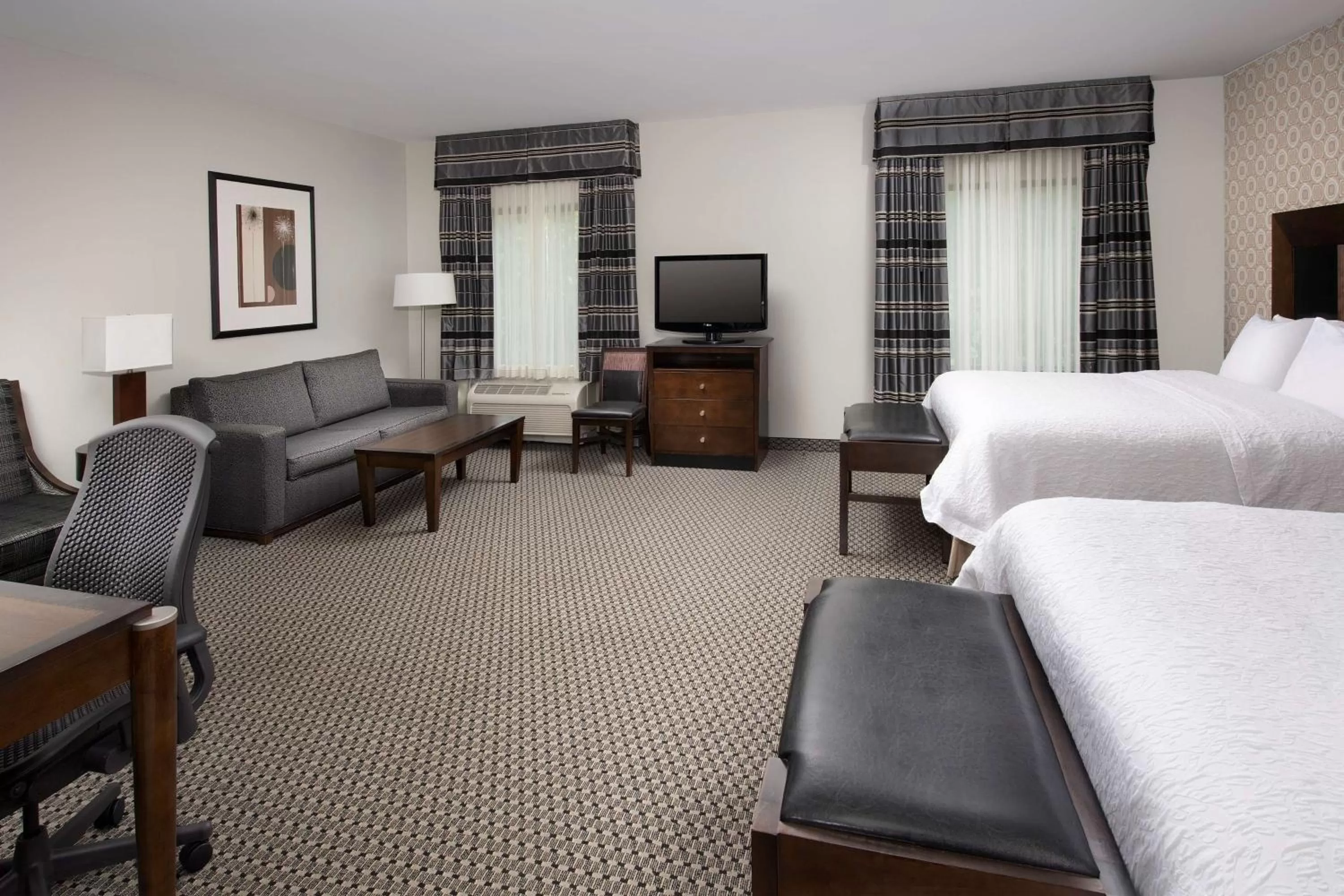Queen Room with Two Queen Beds - Bath Tub - Disability Access in Hampton Inn & Suites Athens/Interstate 65
