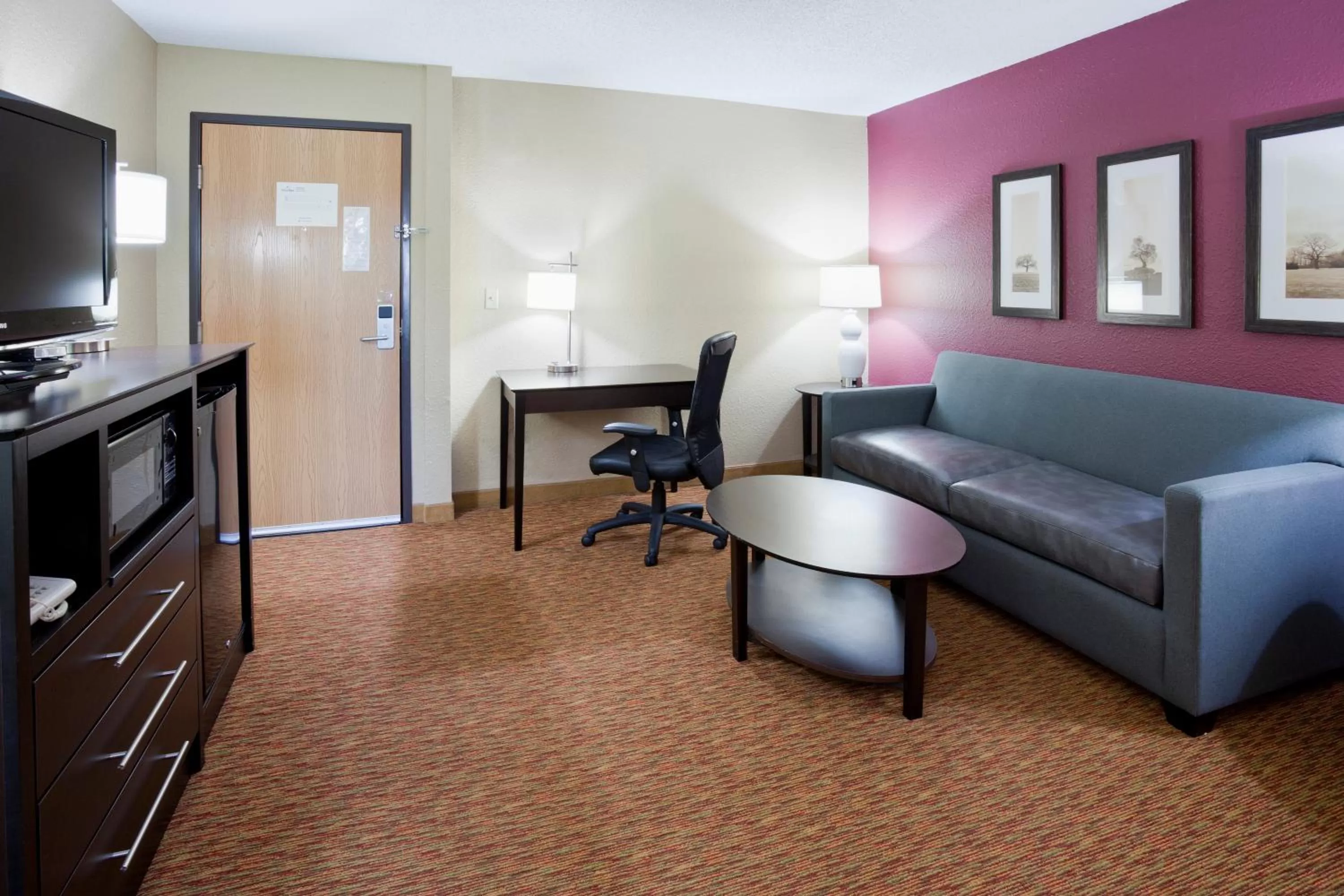 Deluxe One-Bedroom King Suite - Non-Smoking in AmericInn by Wyndham Osceola