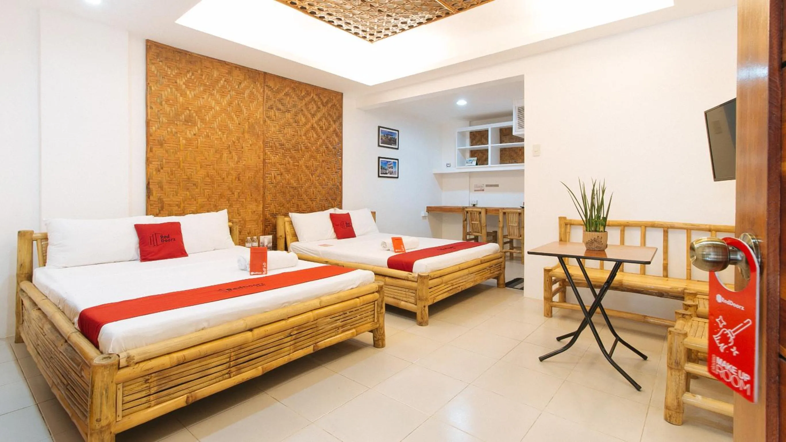 Family Room in RedDoorz at DBuilders Rooms Ph1 Taguig