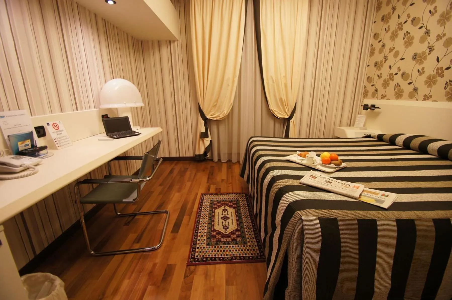 Twin Room in Phi Hotel Principe