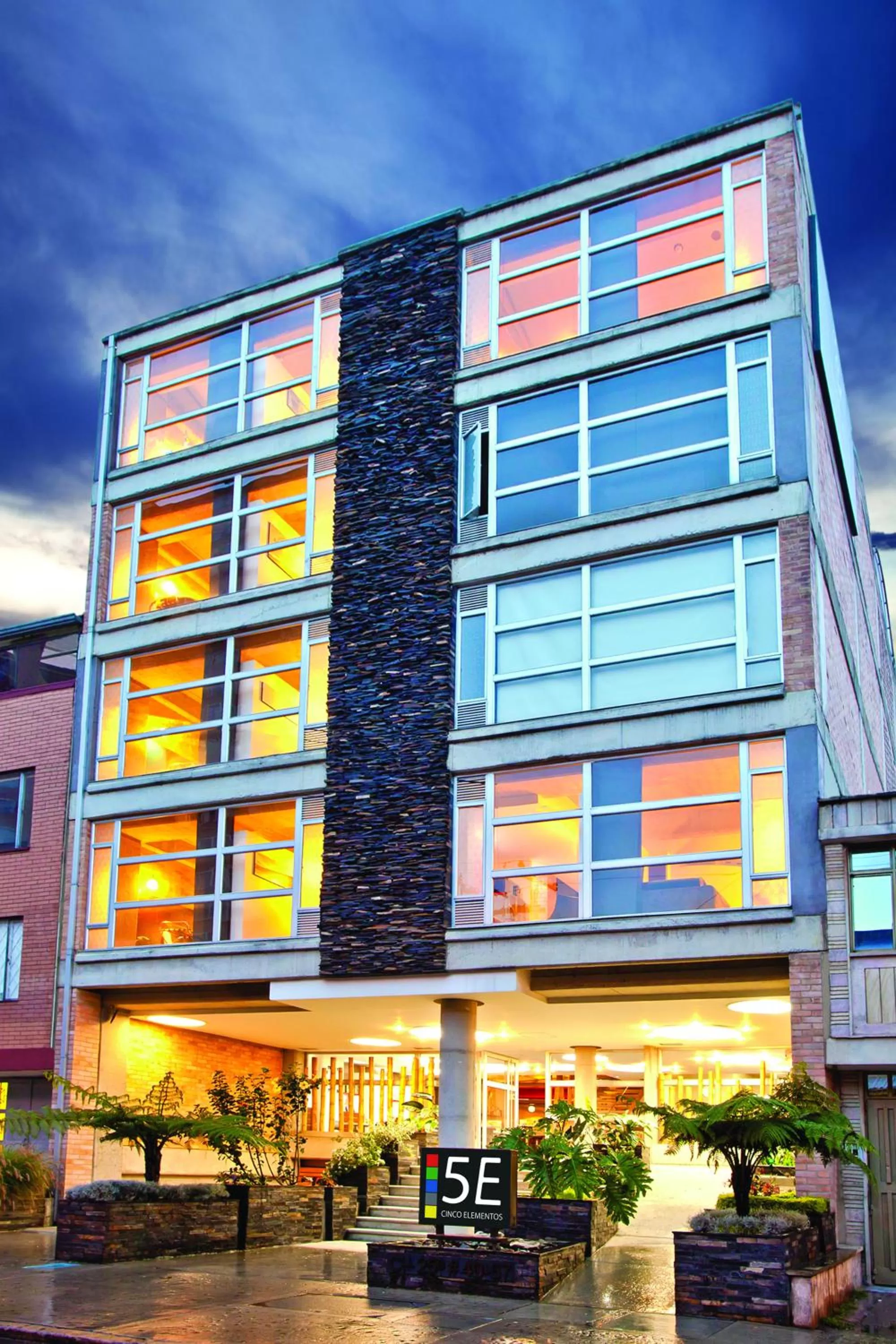 Hotel 5 Elementos Corferias by HBP