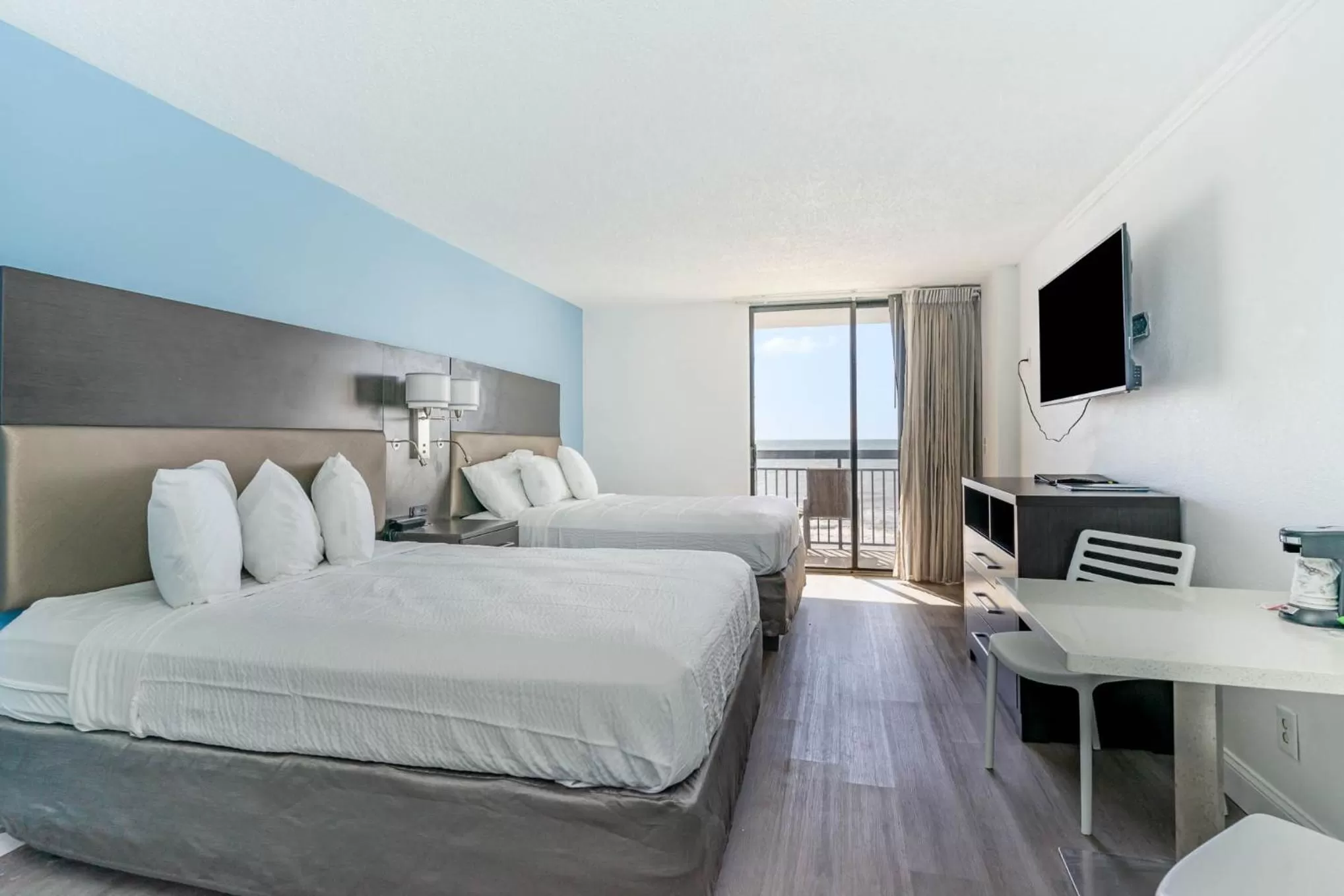 Premier Ocean Front 2 Queen Bed with Balcony in Sun N Sand Resort