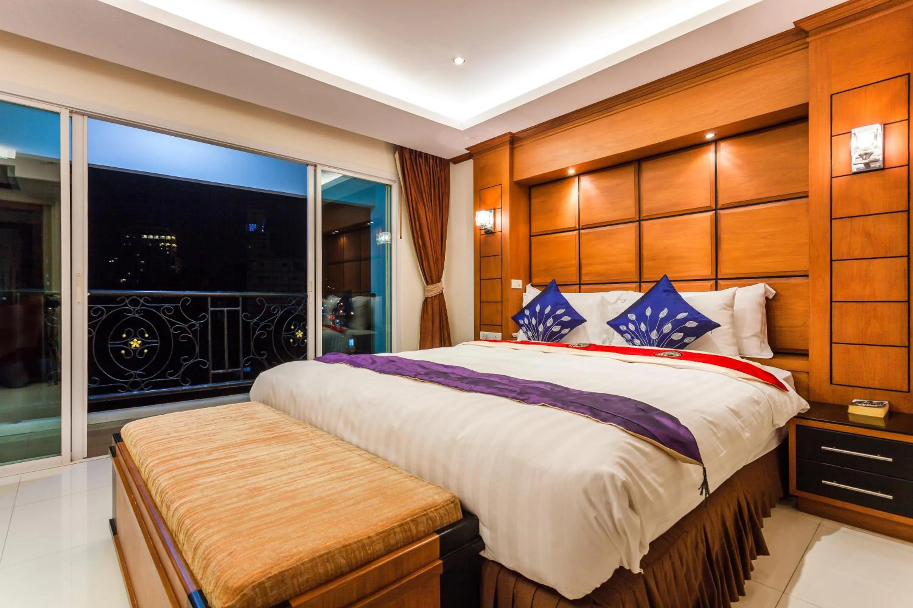 Two-Bedroom Apartment in Tara Court Hotel