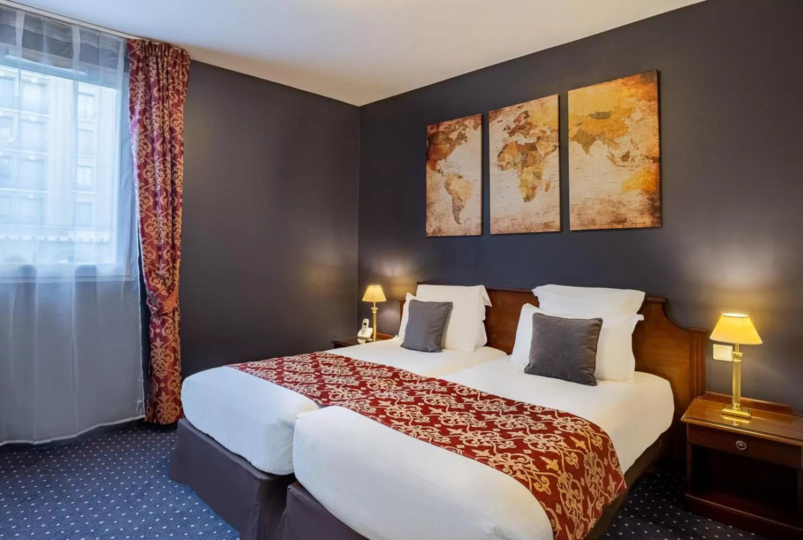 Superior Double Room with Two Single Beds - single occupancy in Amiral Hôtel