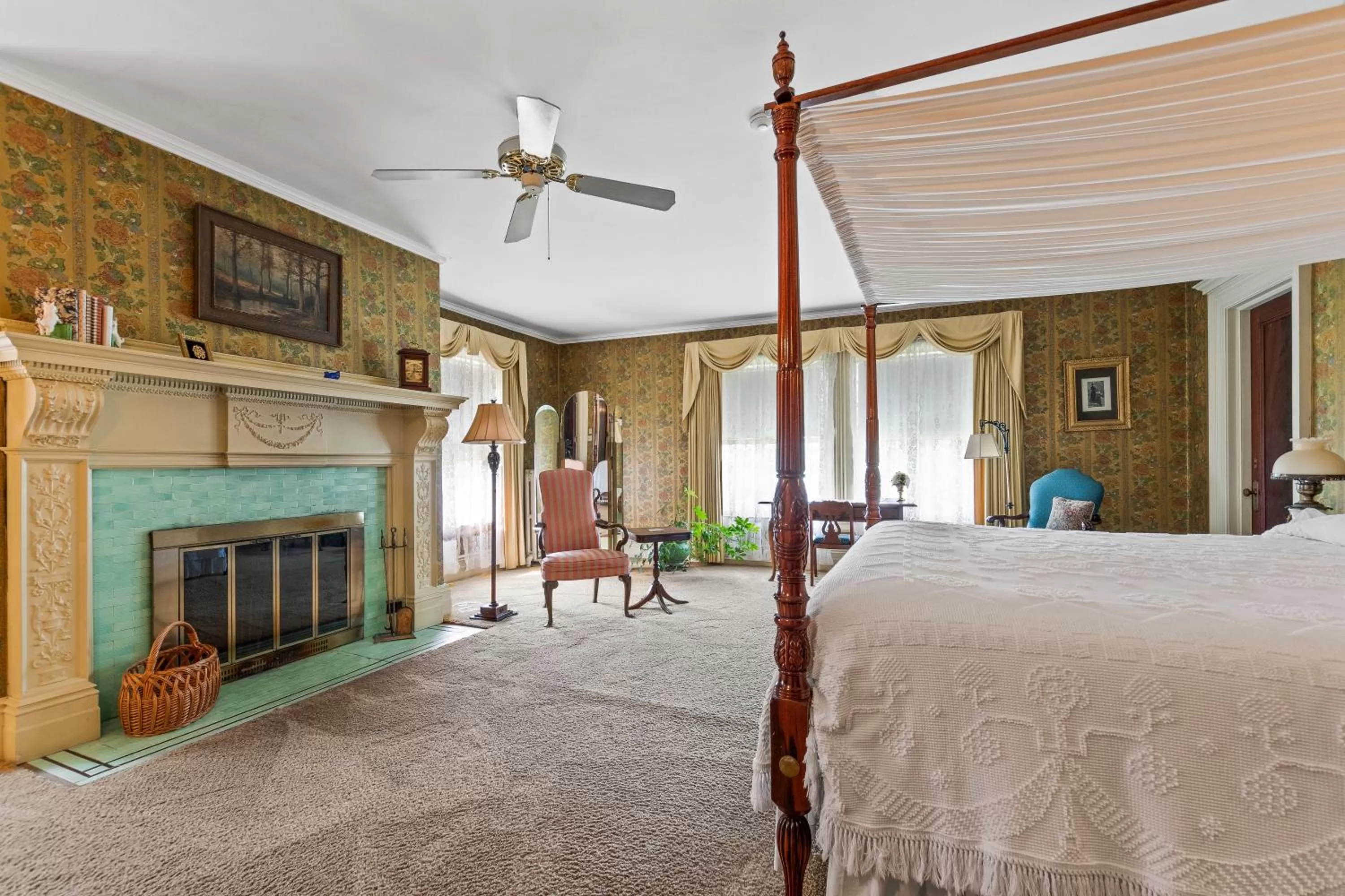 Deluxe King Suite in South Shire