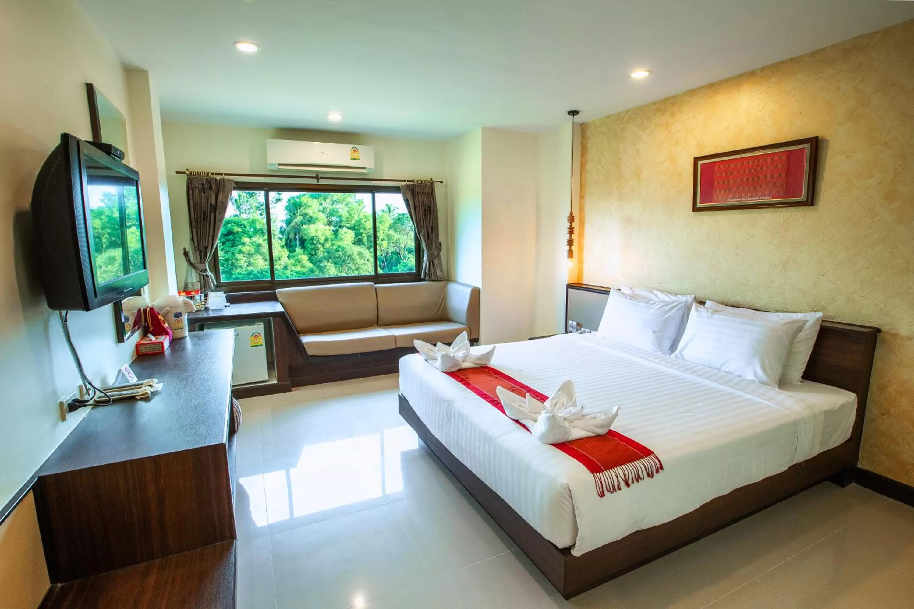 Superior King Room in Phanomrungpuri Hotel Buriram
