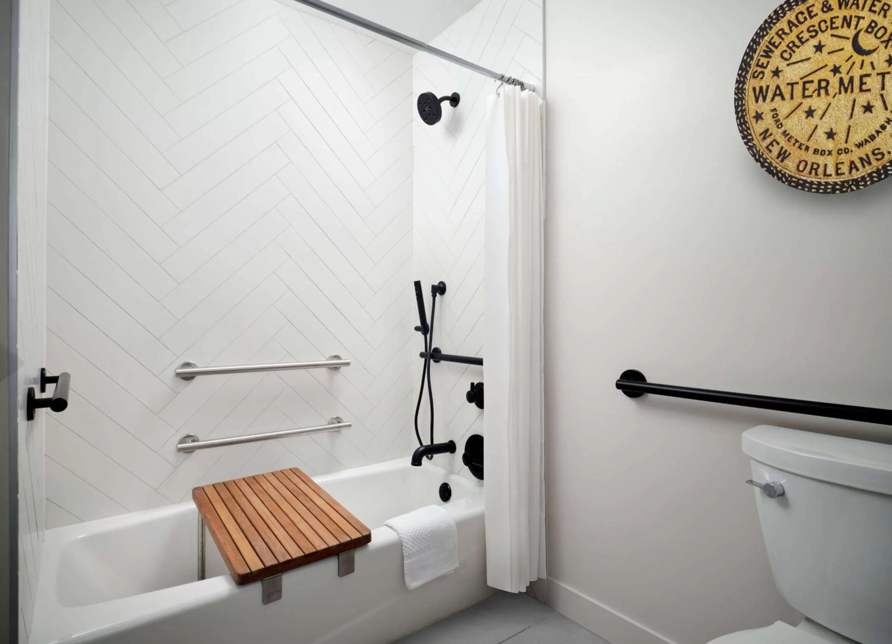 Deluxe Queen Room with Bath Tub - Mobility/Hearing Accessible in Canopy by Hilton New Orleans Downtown