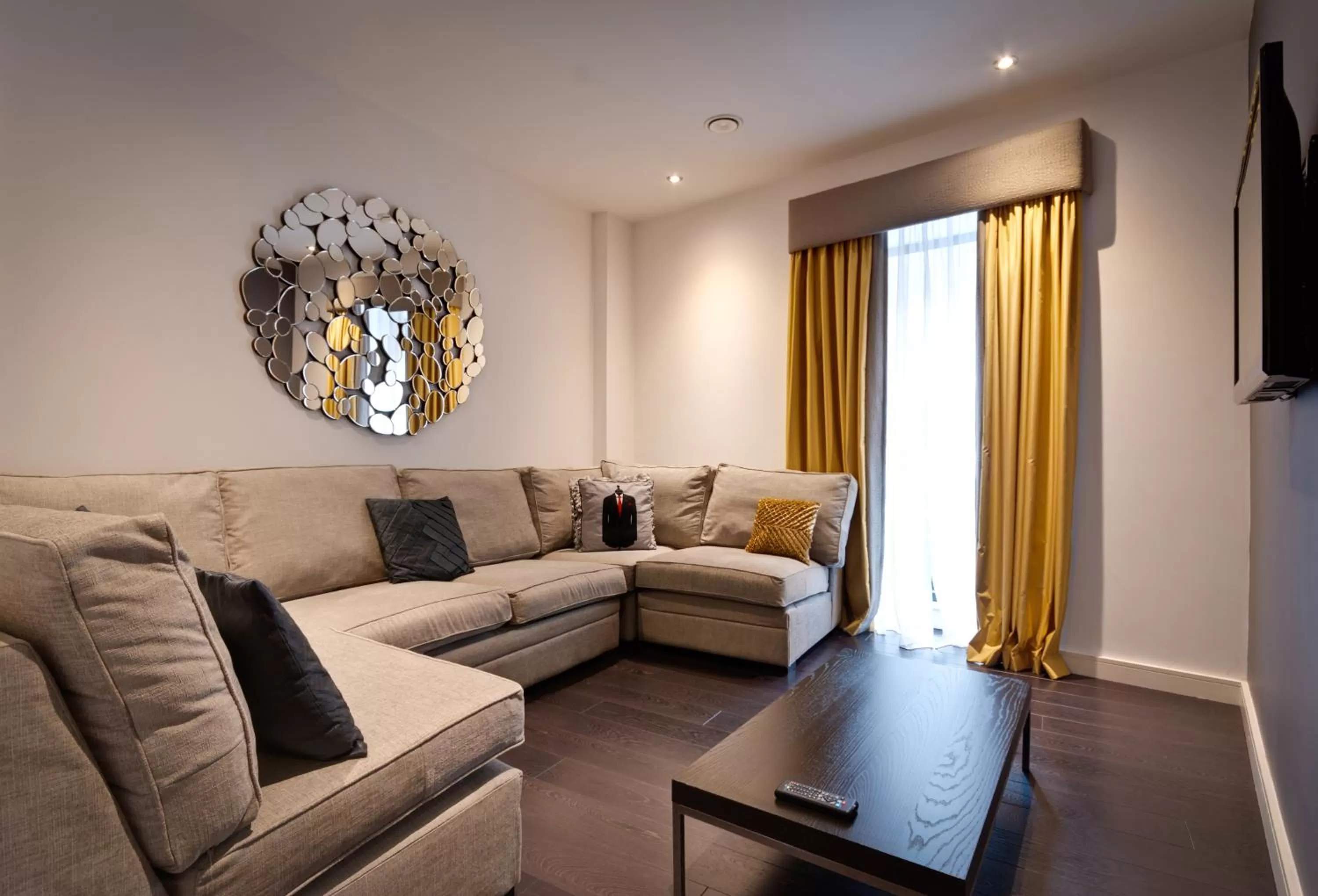 Three-Bedroom Apartment (10 Adults) in EPIC Apart Hotel - Seel Street