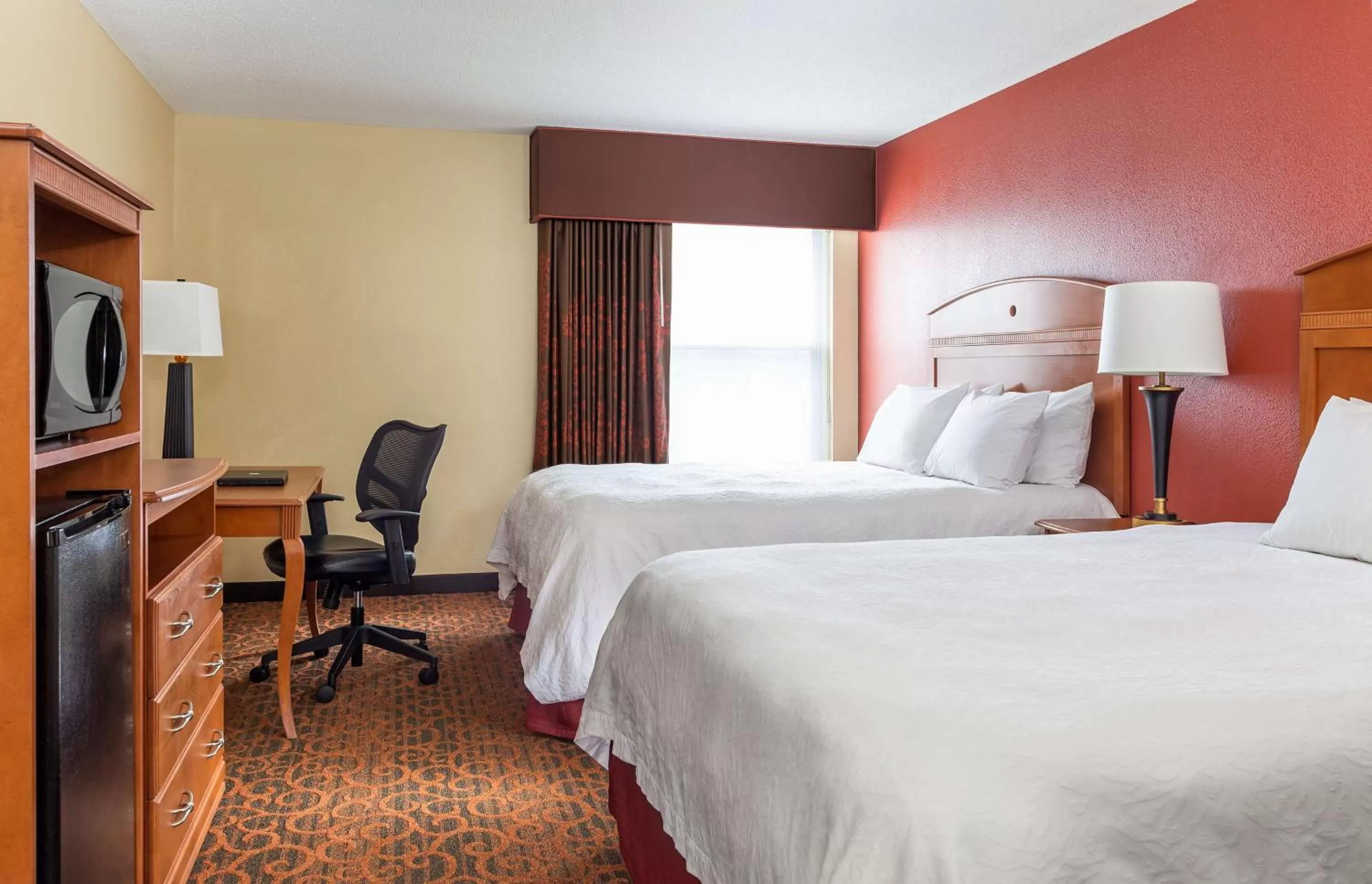 Queen Room with Two Queen Beds - Mobility Access/Non-Smoking in Hampton Inn Minneapolis-Burnsville