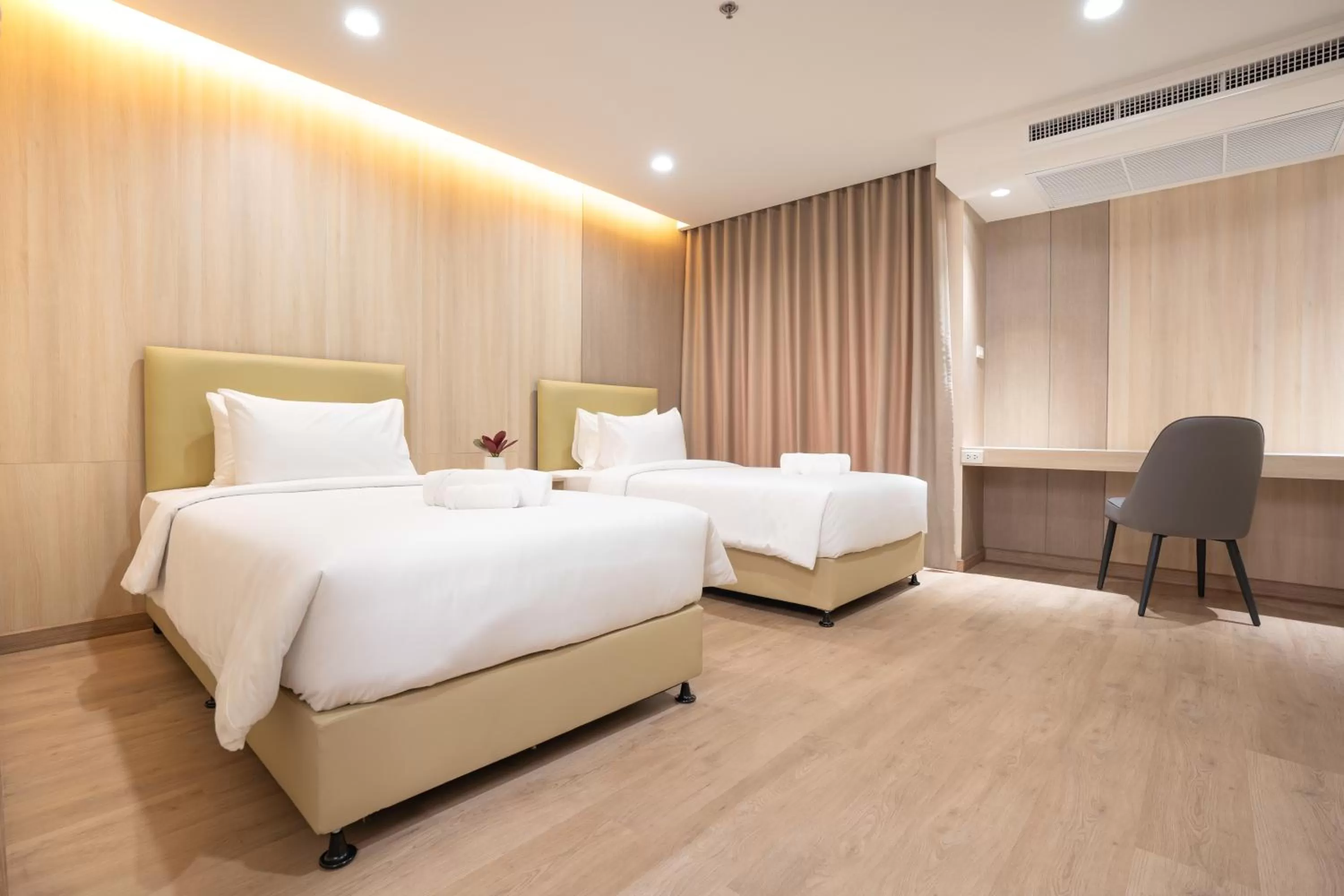 Standard Twin Room in Oriole Residence - Suvarnabhumi Airport
