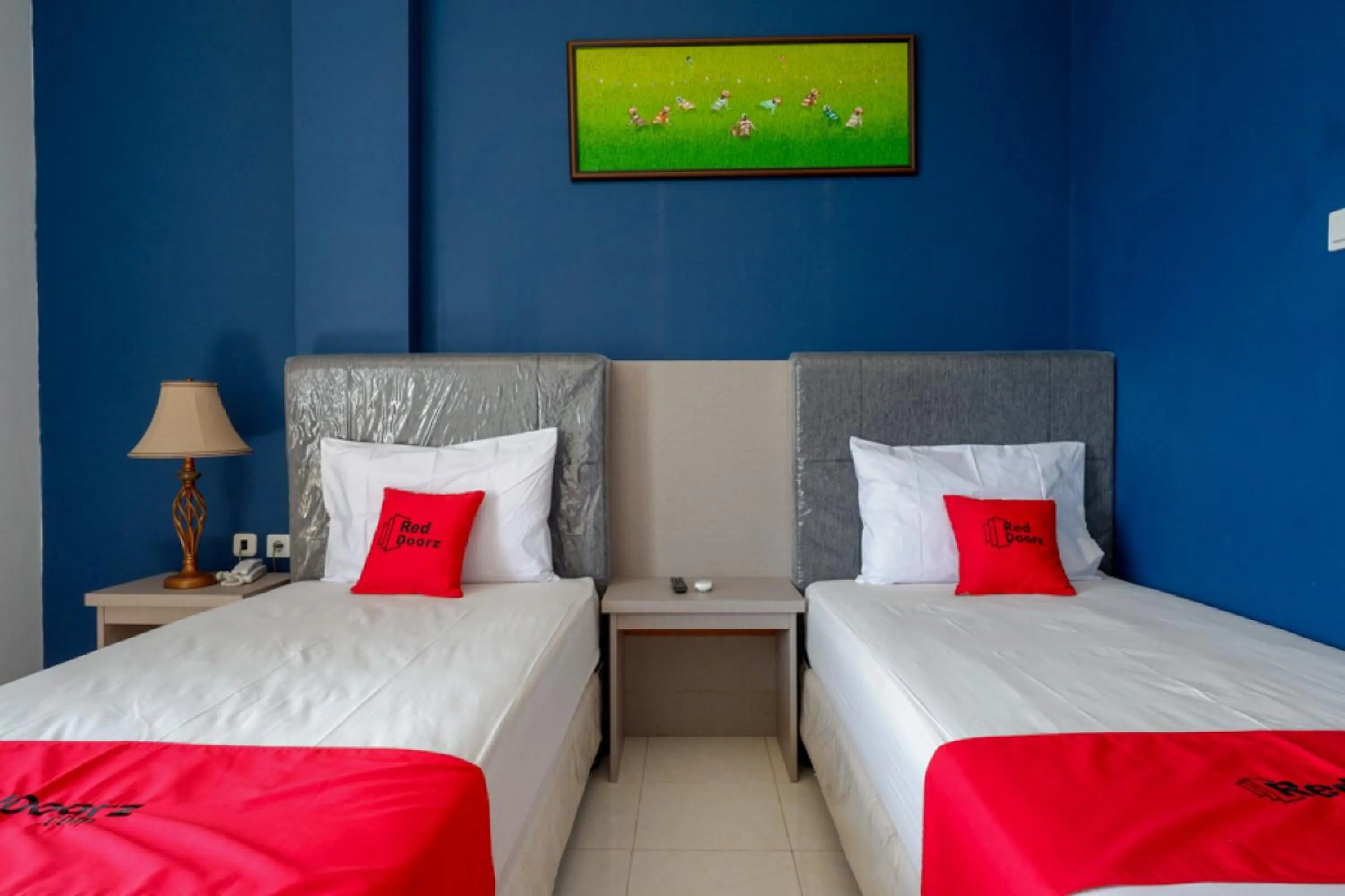 Deluxe Twin Room in RedDoorz Plus Syariah @ Hotel Boulevard Luwuk