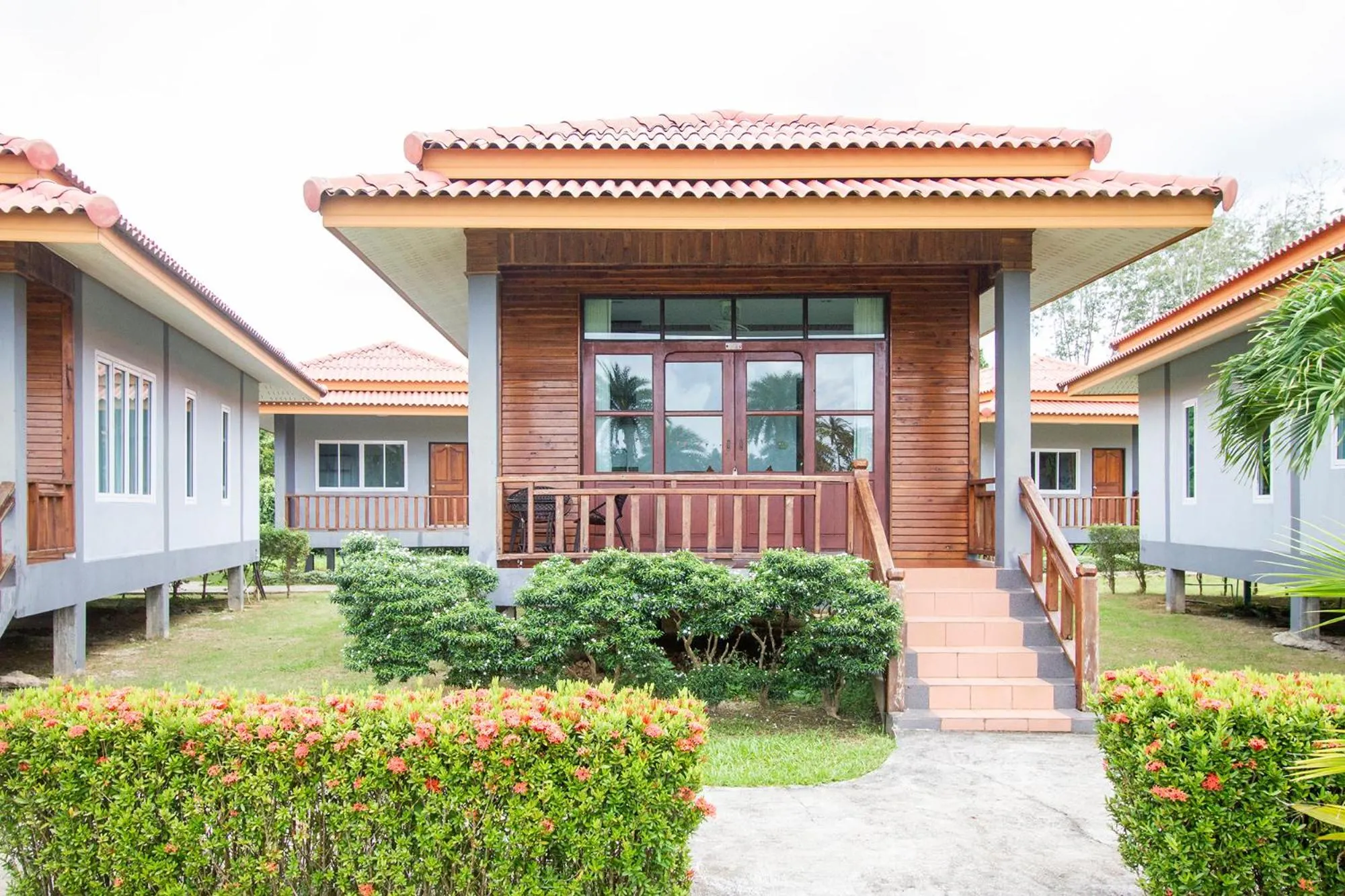 Queen Room with Garden View in Lanta Lapaya Resort