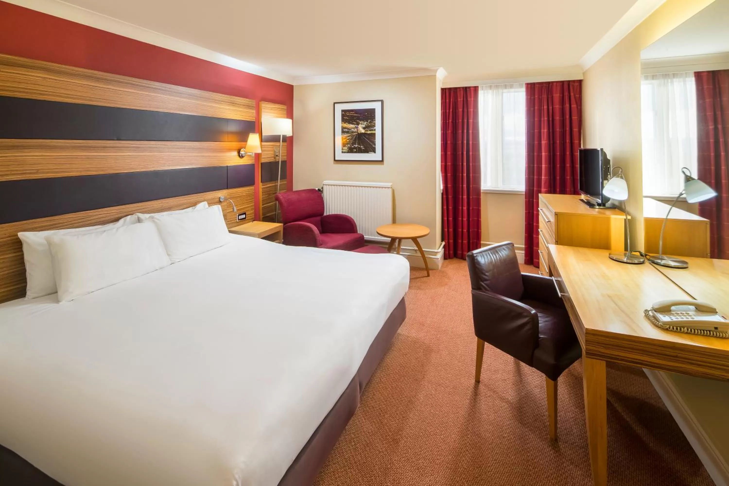 Premium Super King Room with View and Lounge Access in Crowne Plaza Chester by IHG