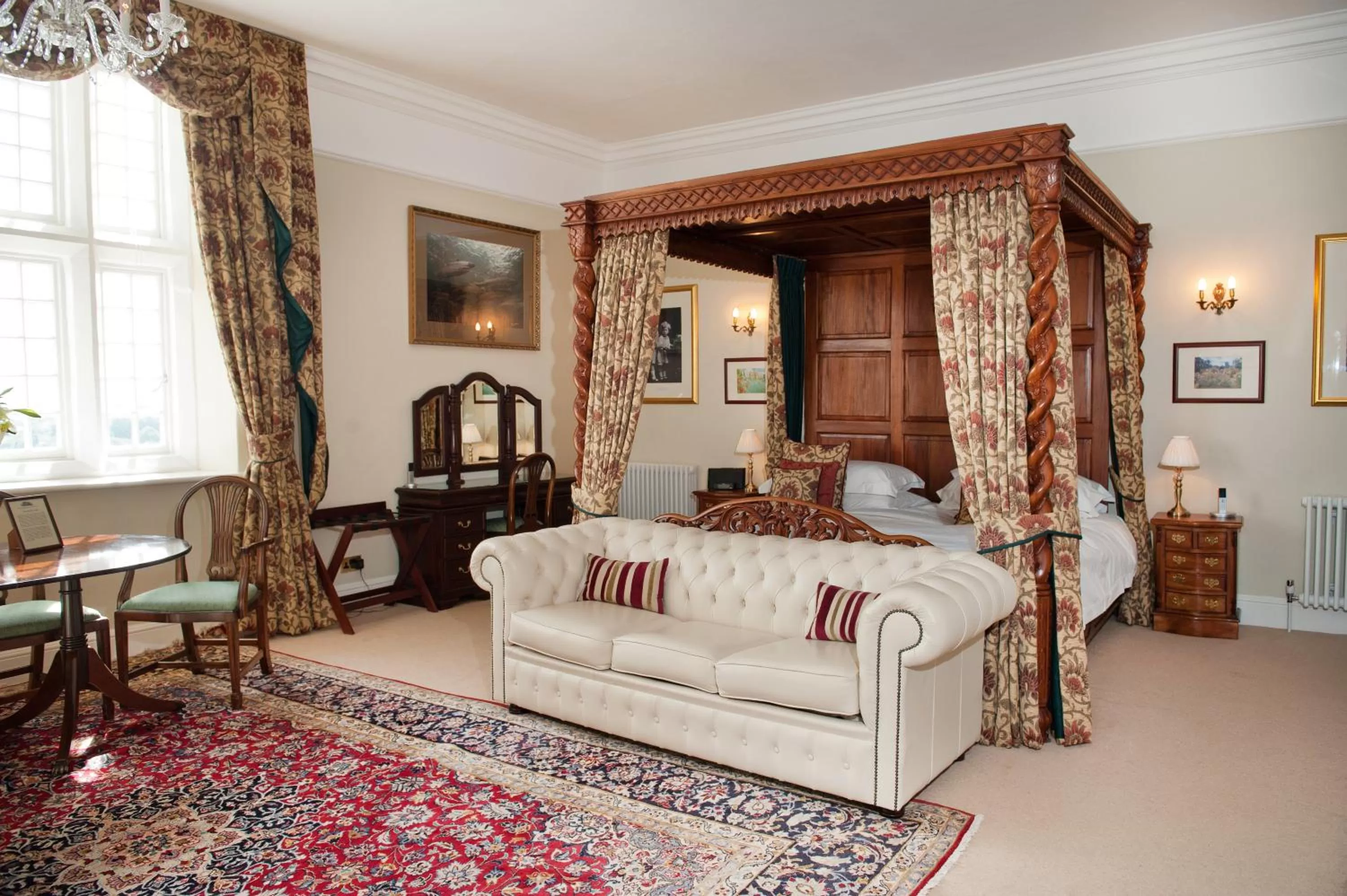 Emperor Suite in Goldsborough Hall