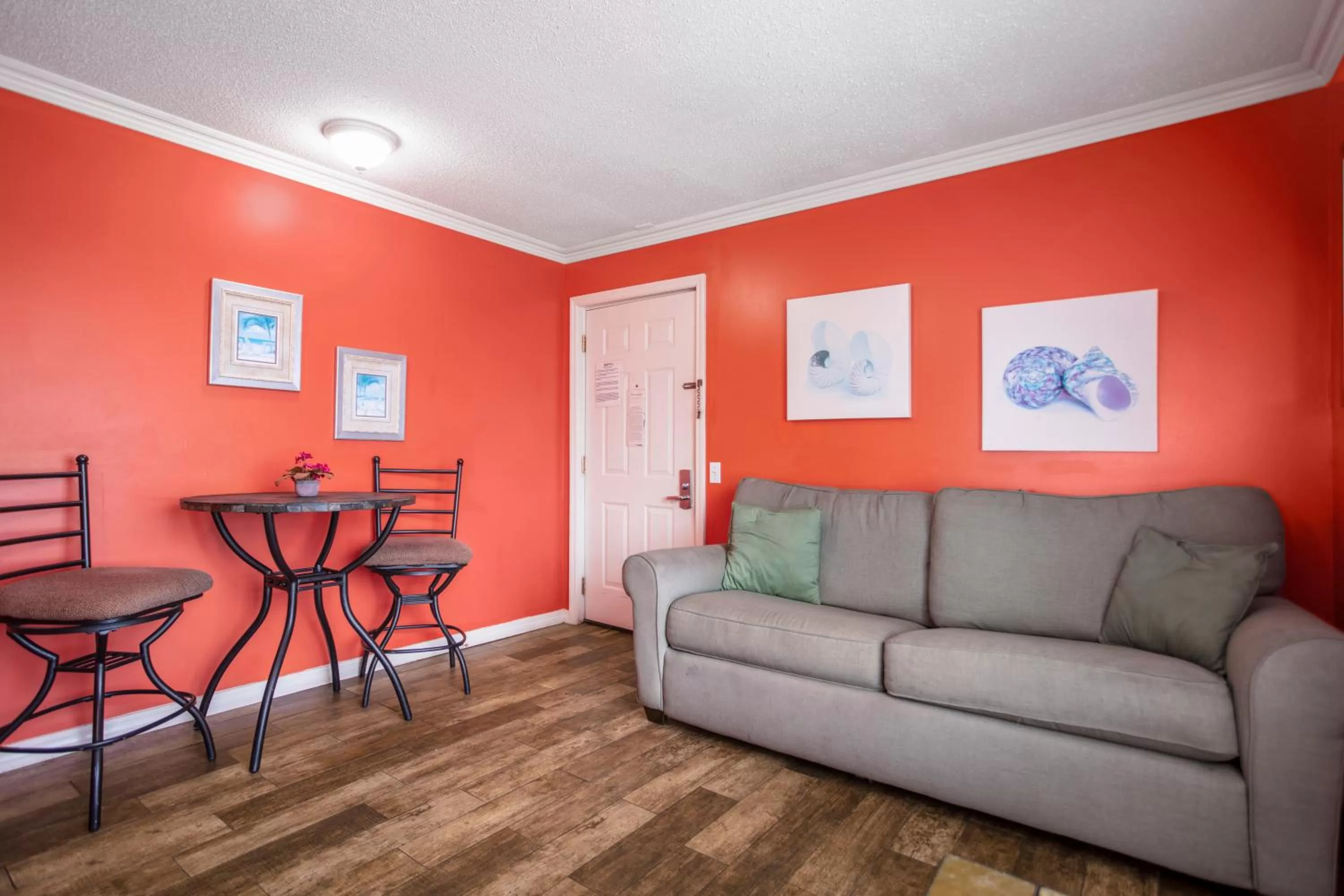 King Suite with Ocean View - Non Smoking in Edgewater Inn - Biloxi Beach