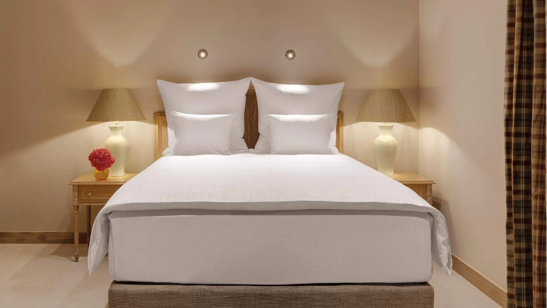 Premium Single Room in Excelsior by Geisel