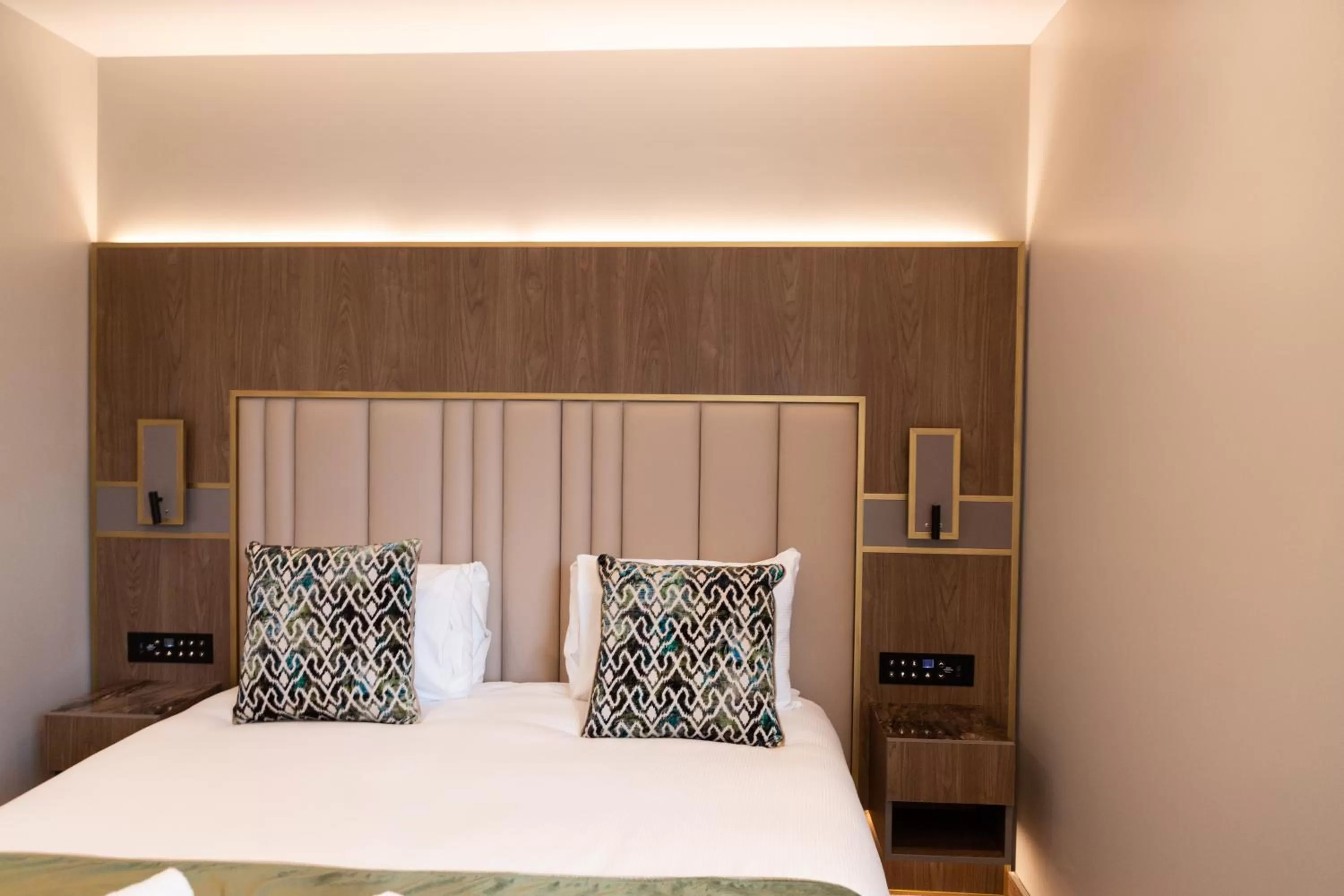 Suite with Garden View in Merit Kensington Hotel