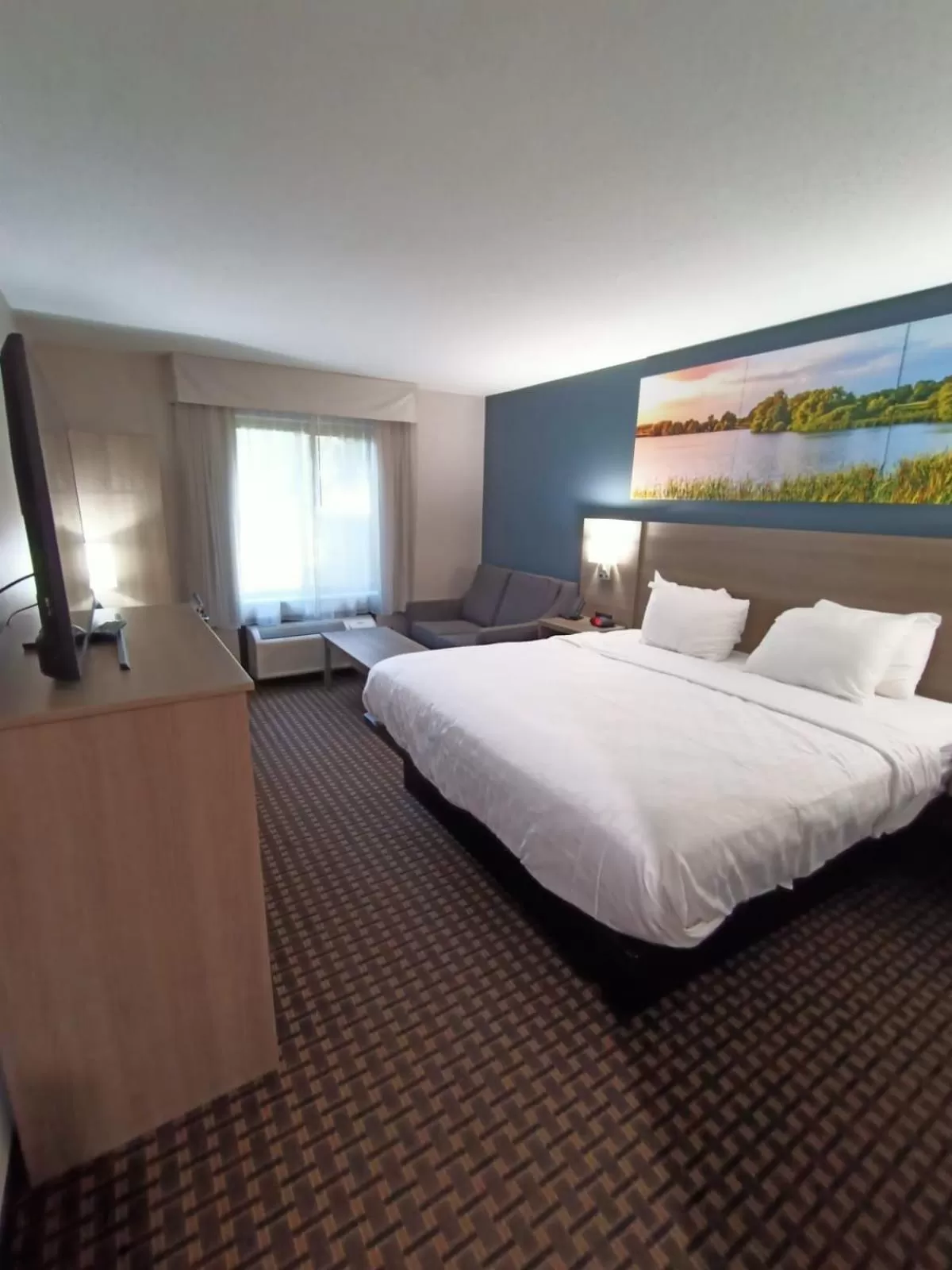 King Room - Non-Smoking in Clarion Pointe Tomah