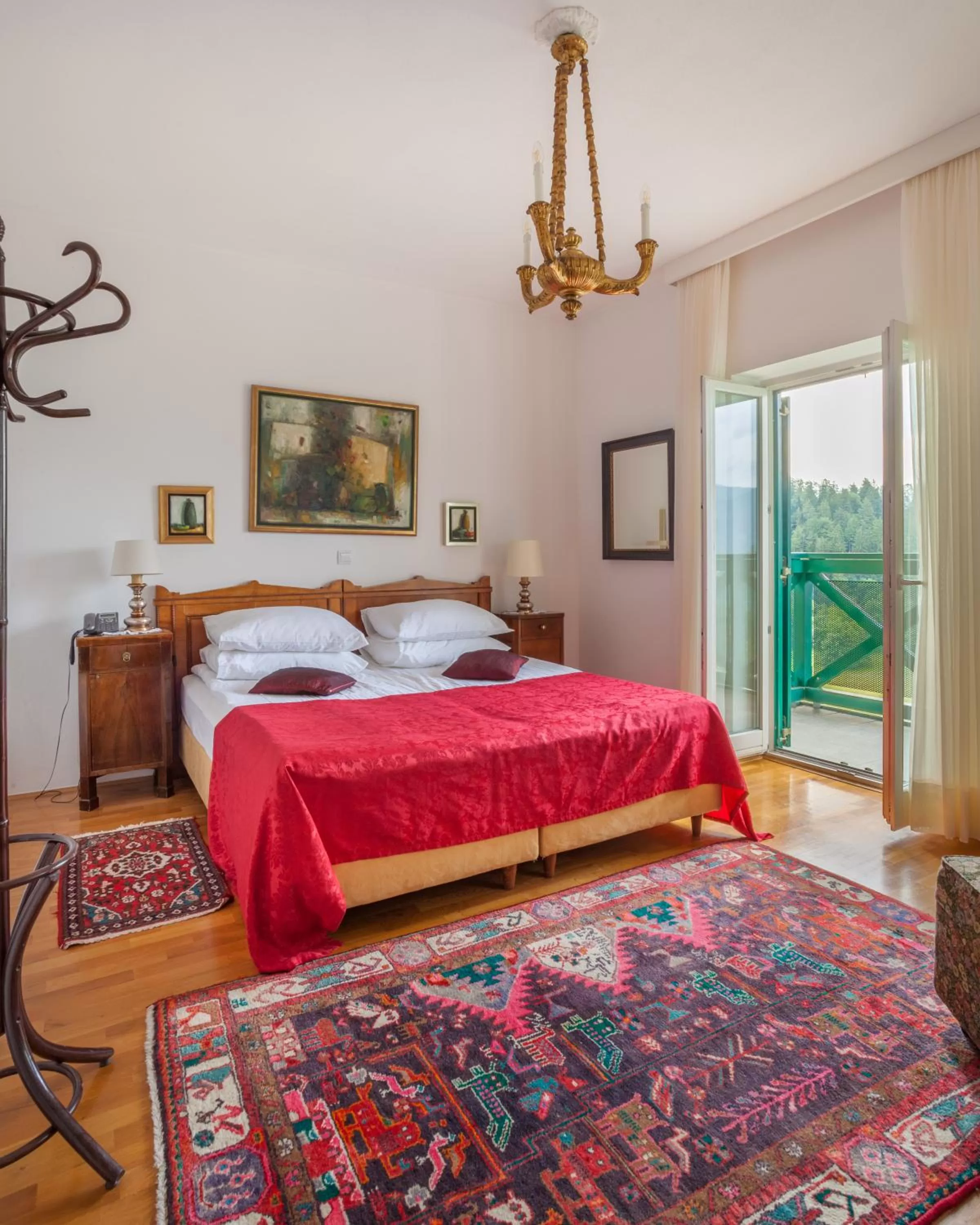 Deluxe Double or Twin Room with Lake View in Hotel Triglav