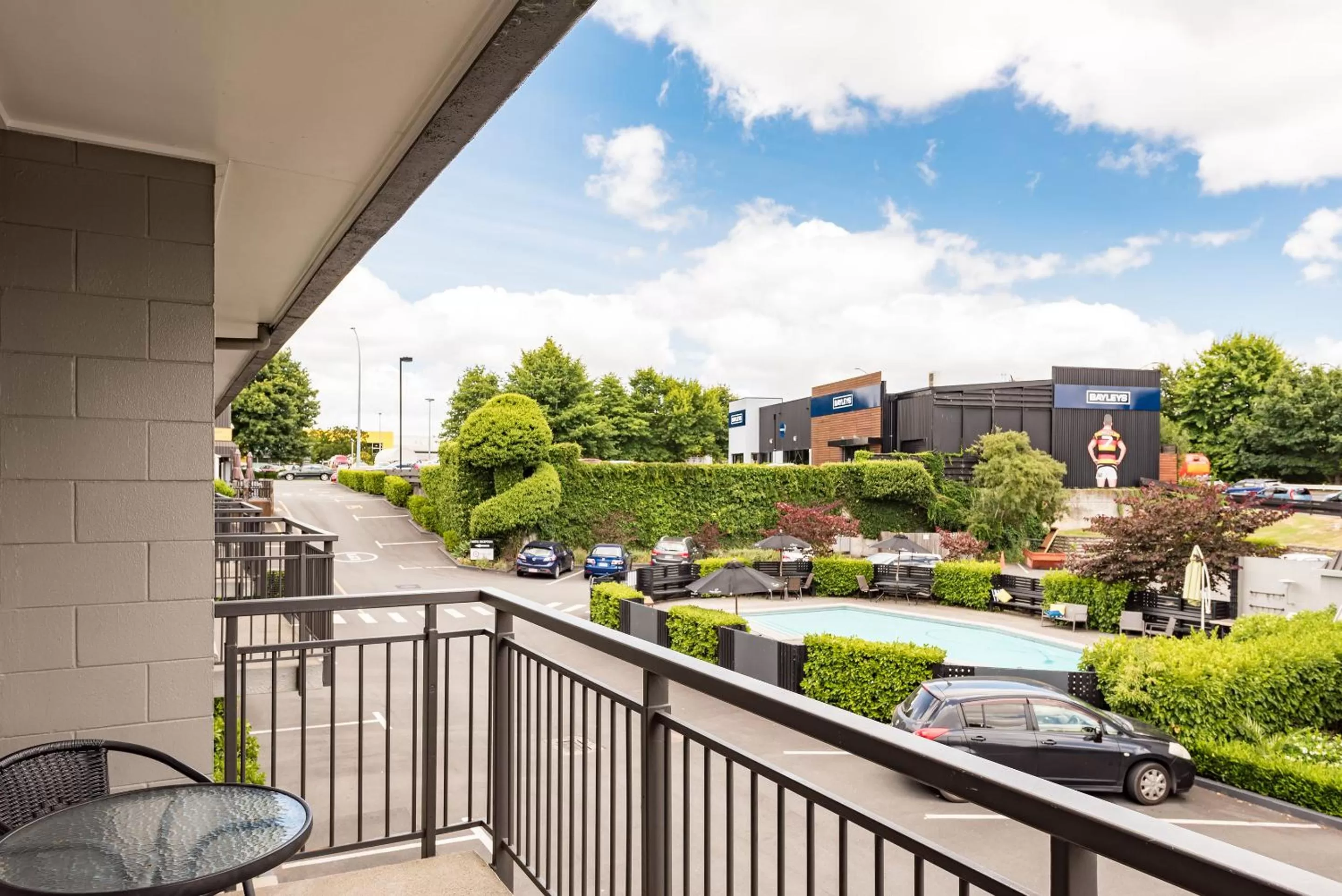 One-Bedroom Motel Unit in Heartland Ambassador Hotel Hamilton