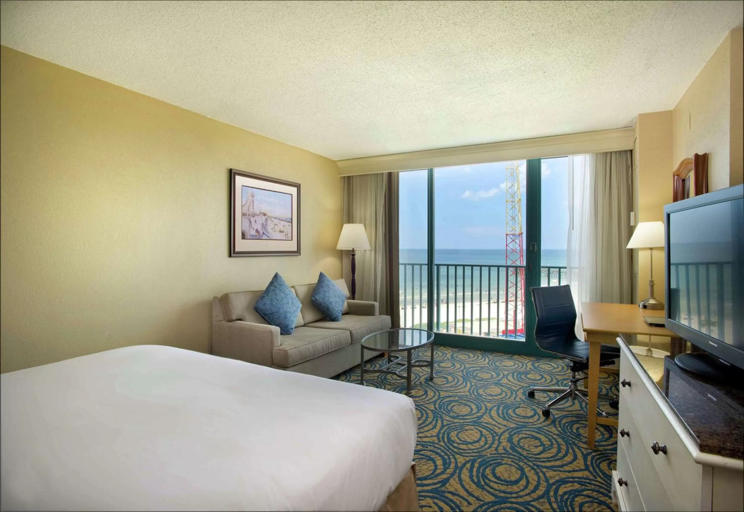 King Room with Pool View - single occupancy in Hilton Daytona Beach Resort