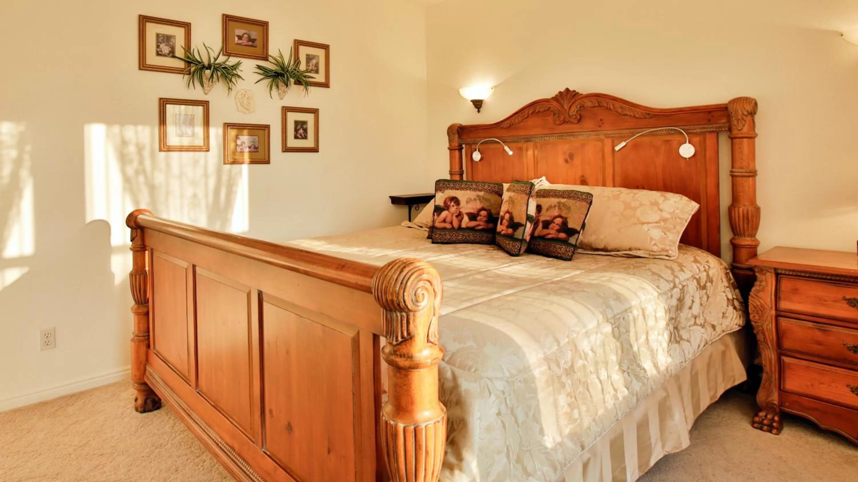 King Room in Dreamkatchers Lake Powell Bed & Breakfast