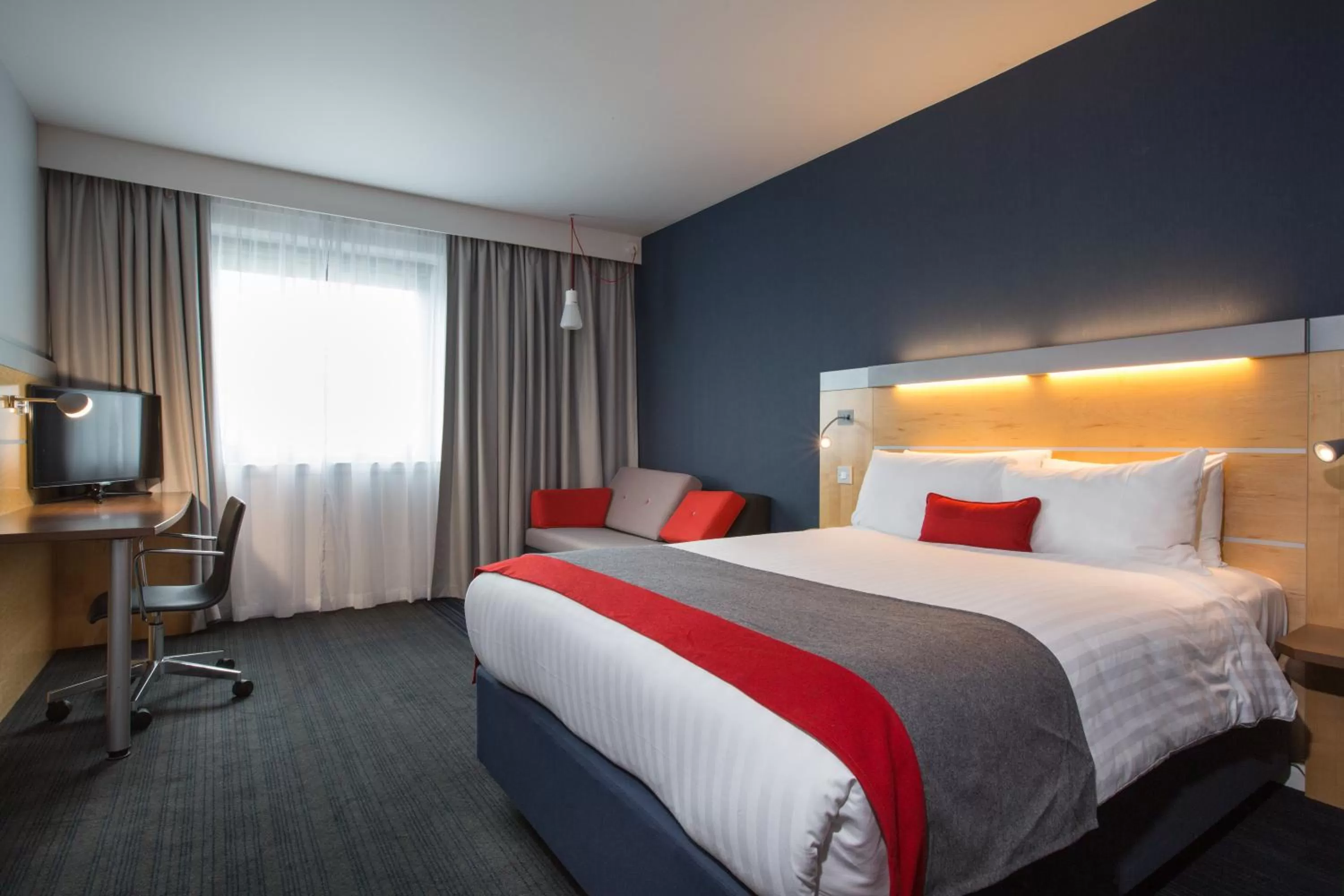 Standard Room with Free Hot Breakfast in Holiday Inn Express Folkestone Channel Tunnel by IHG
