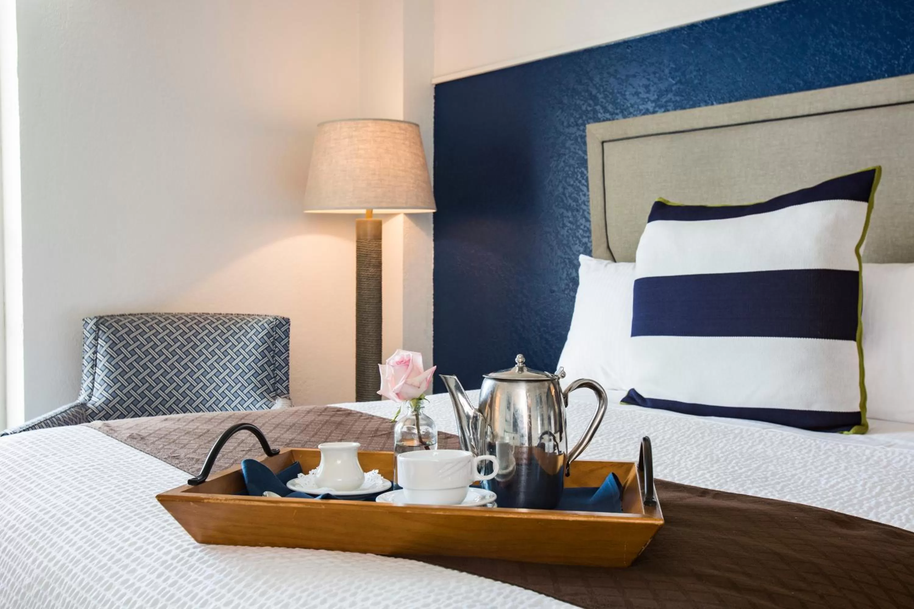 Resort Two Queens in South Shore Harbour Resort and Conference Center