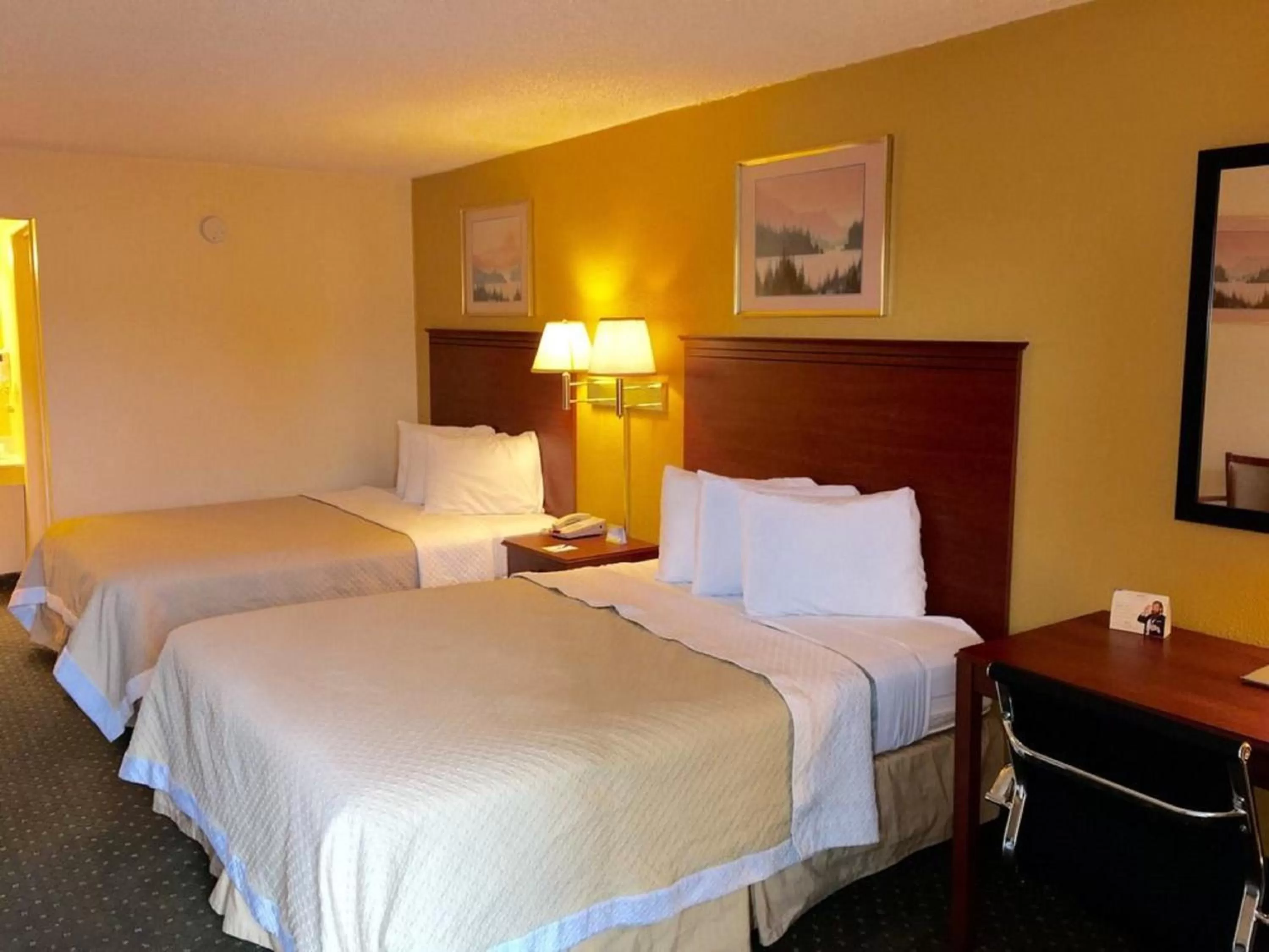 Deluxe Queen Room with Two Queen Beds -Disability Access - Non-Smoking in Alamo Inn