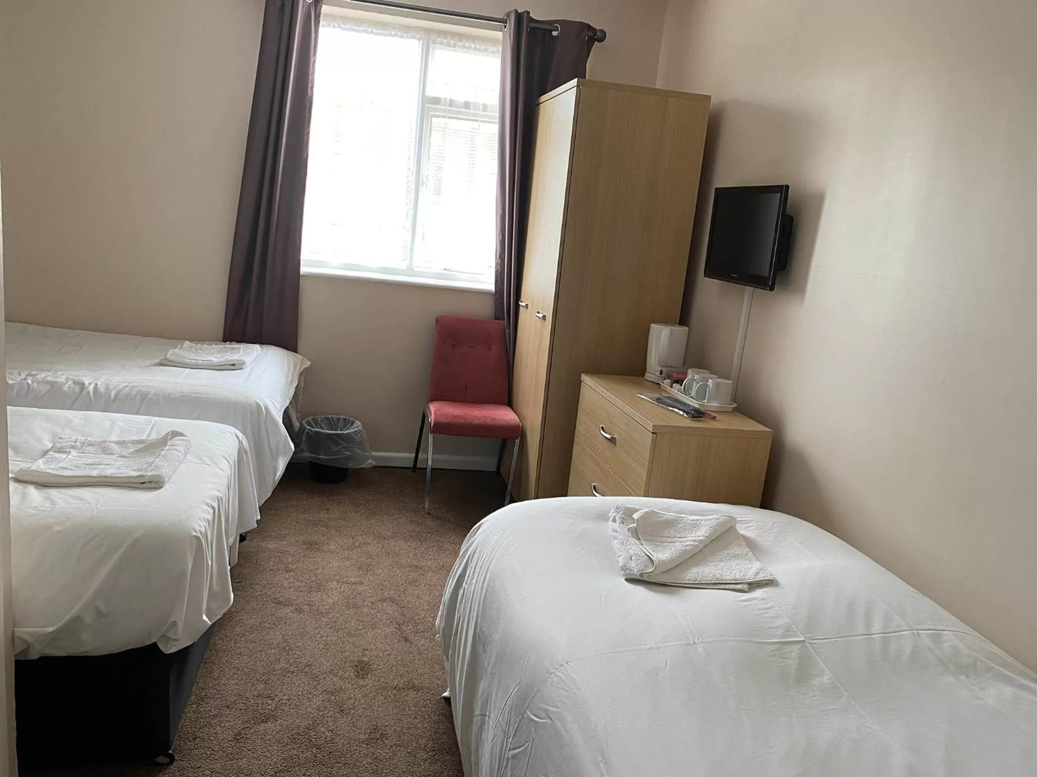 Standard Triple Room in Arncliffe Lodge Hotel