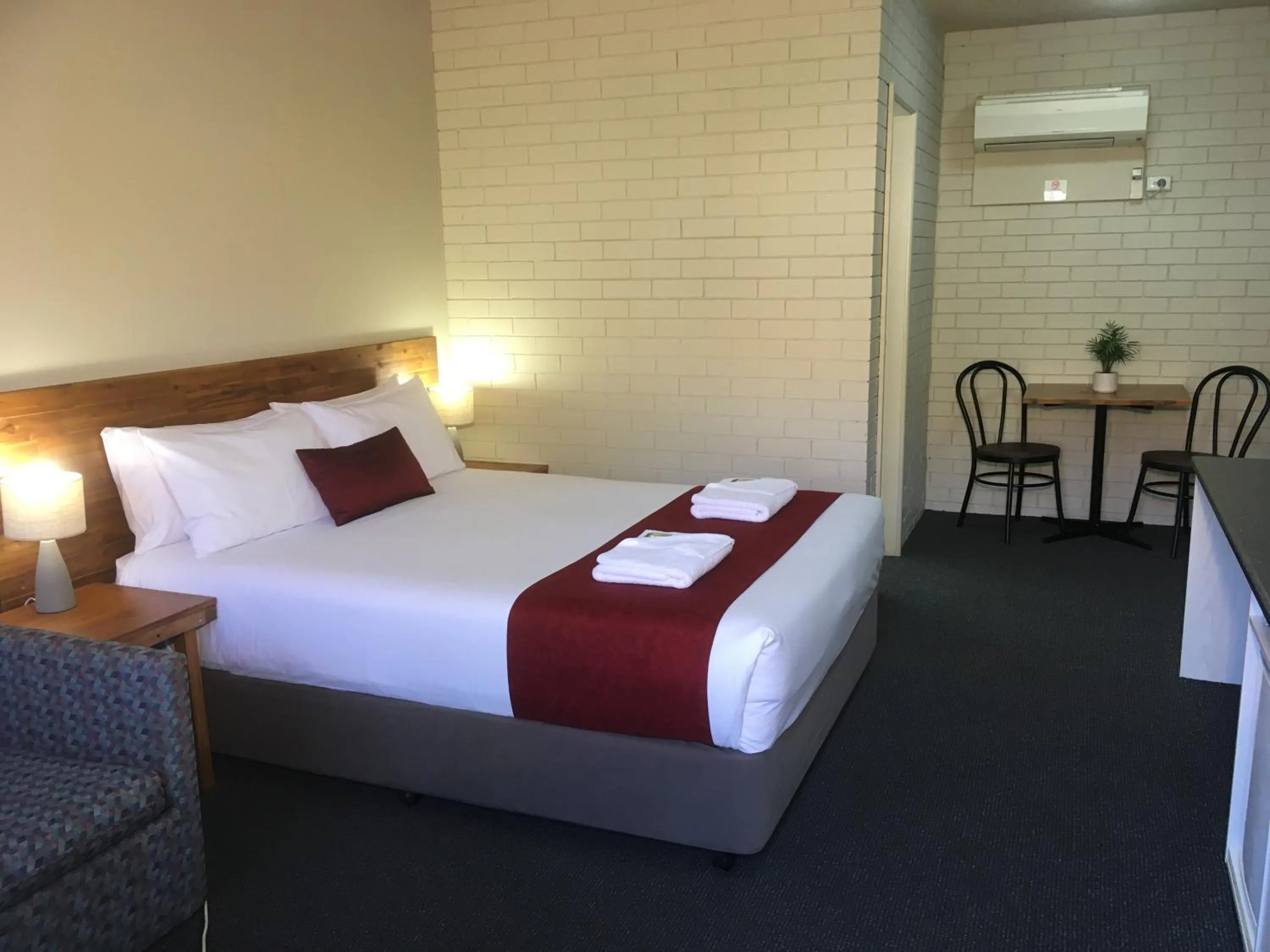 Queen Room in Atlas Motel