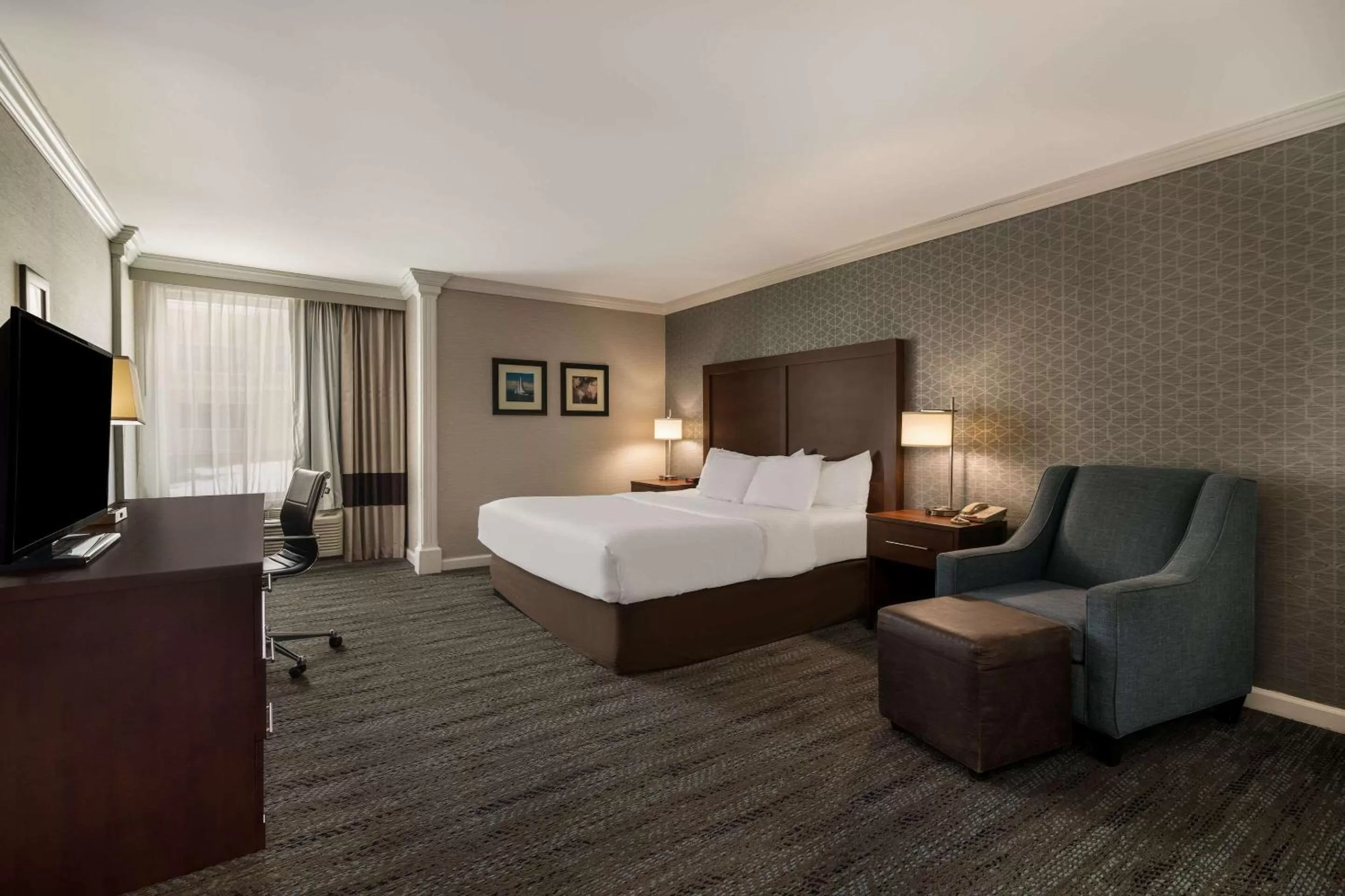 King Room - Disability Access/Non-Smoking in Comfort Inn & Suites Plattsburgh - Morrisonville