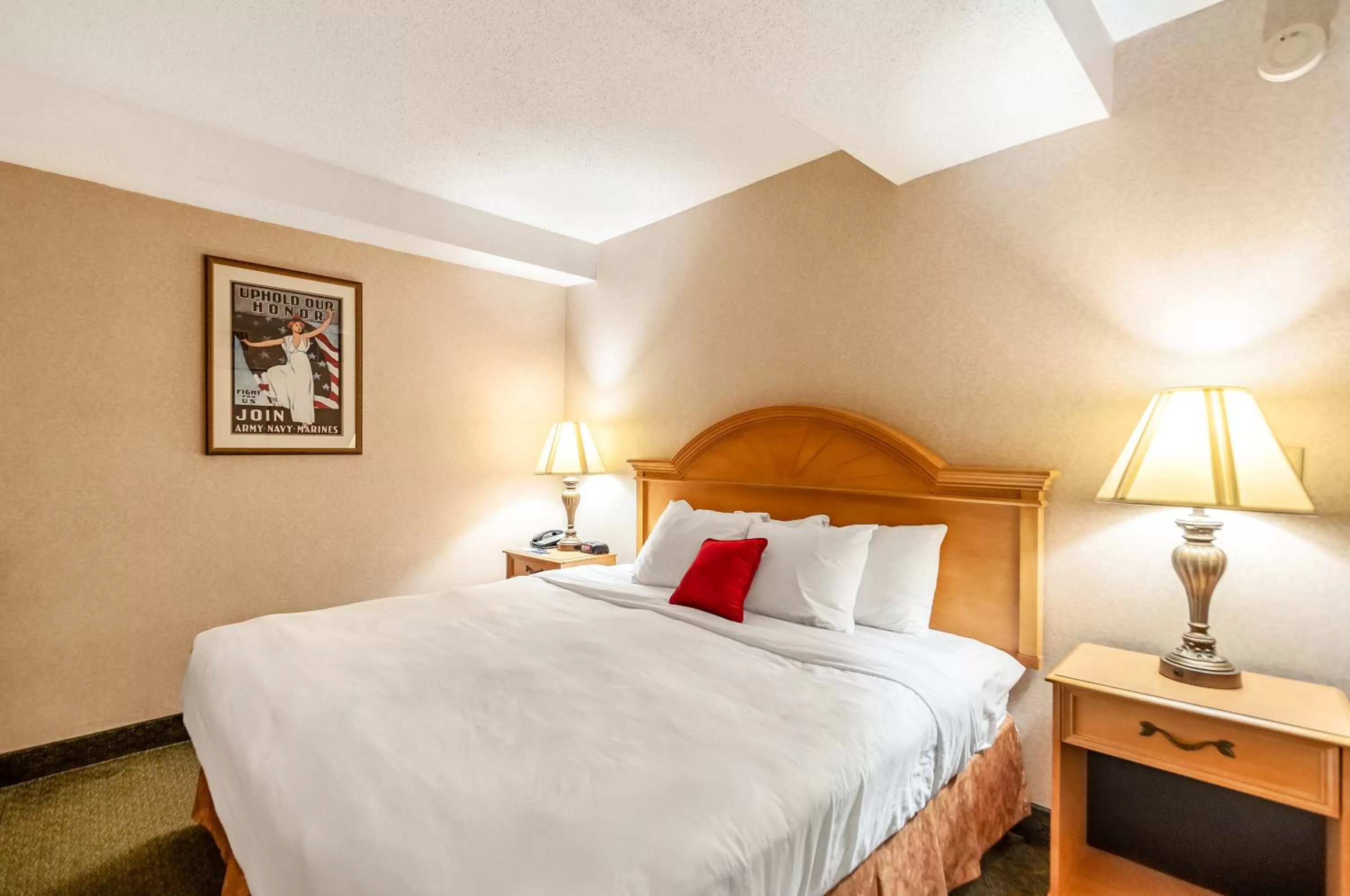 King Room in Red Lion Hotel Rosslyn Iwo Jima