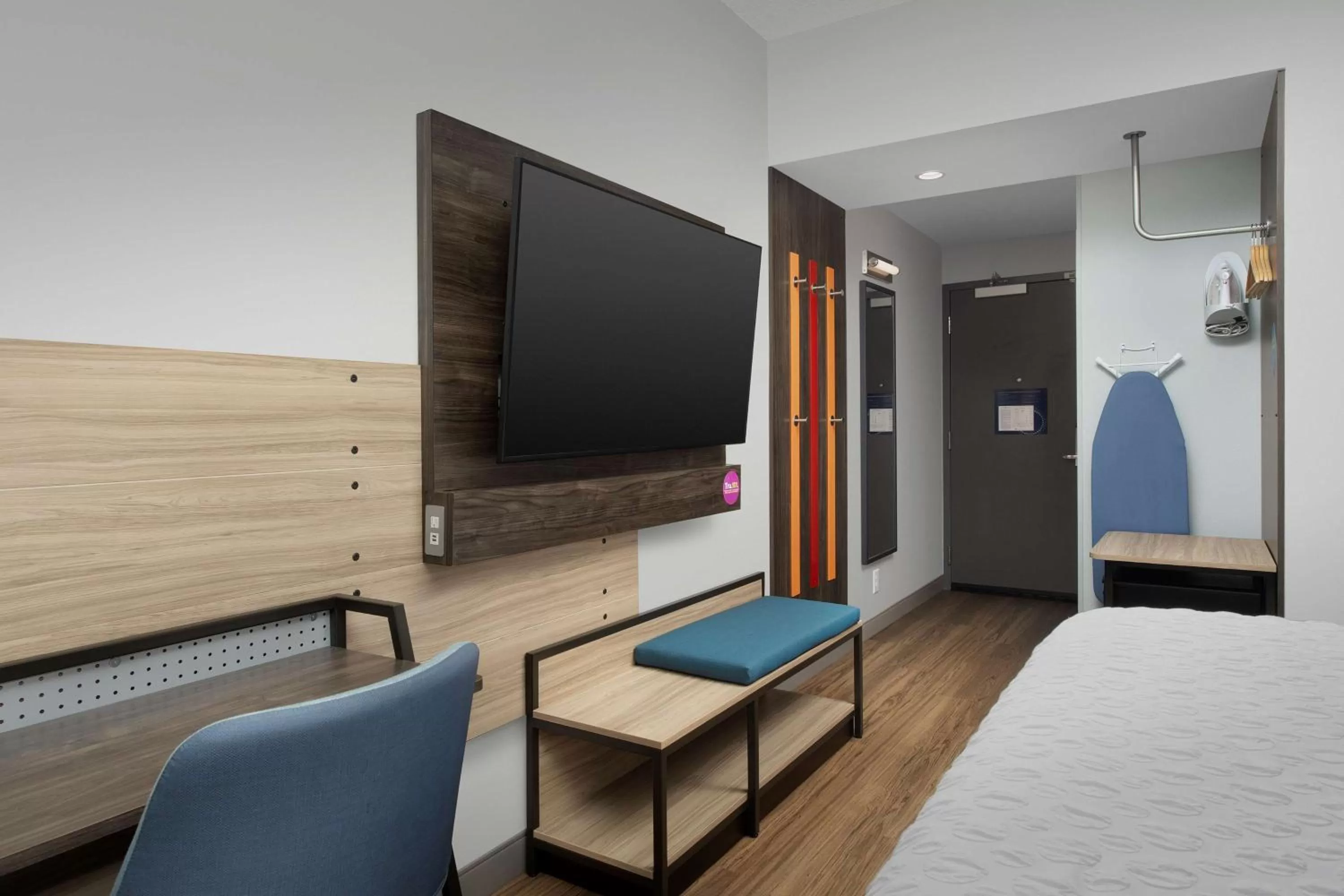 King Room in Tru By Hilton Charlotte Airport Lake Pointe