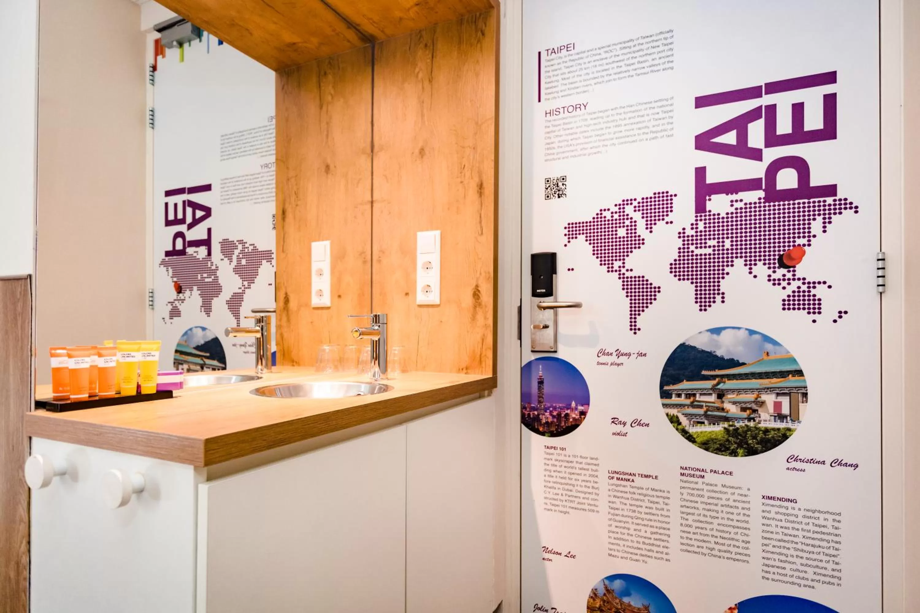 Small Double Room (Including free parking) in Citiez Hotel Amsterdam