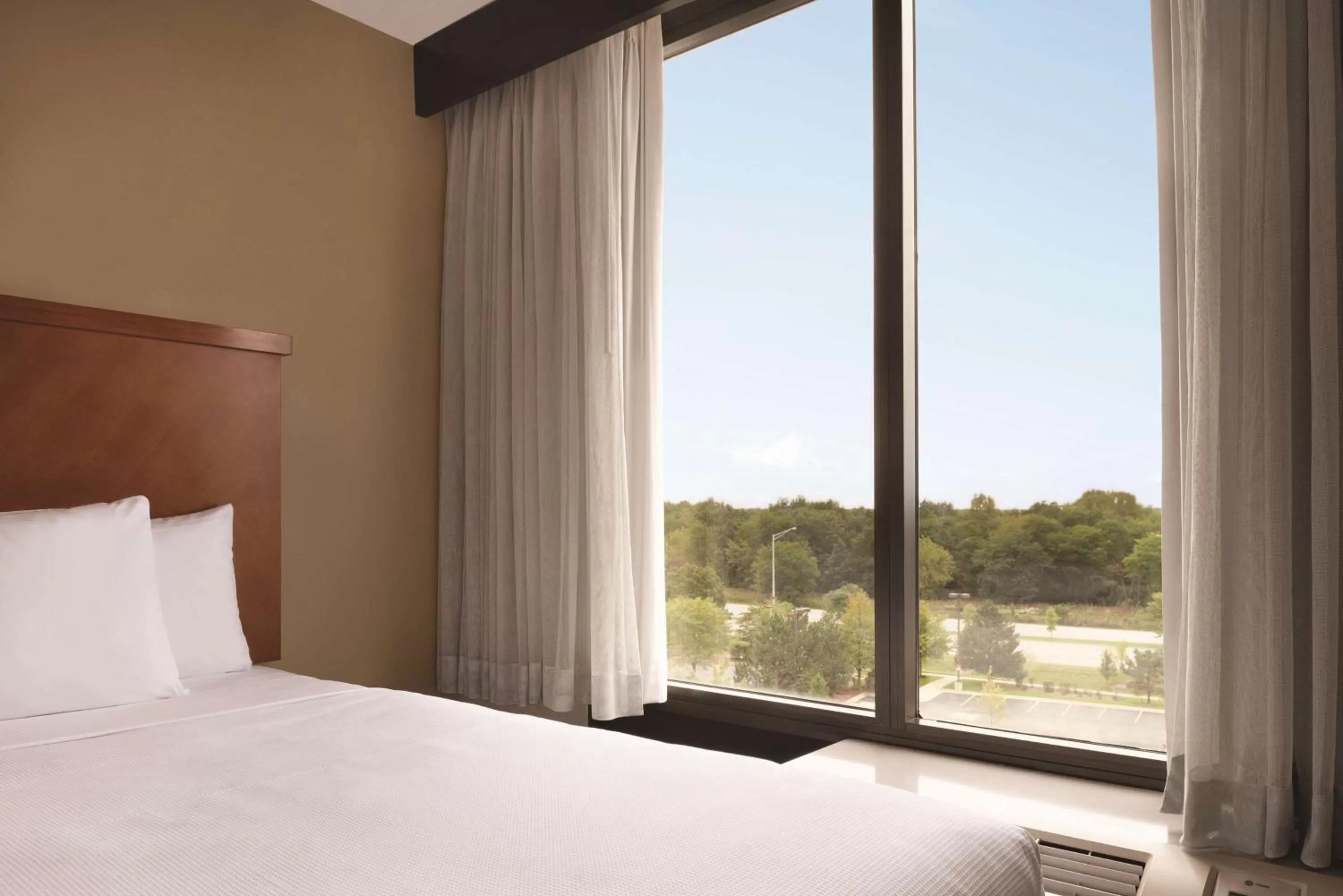 King Room with Sofa Bed and Accessible Tub - Disability Access in Hyatt Place Chicago Hoffman Estates